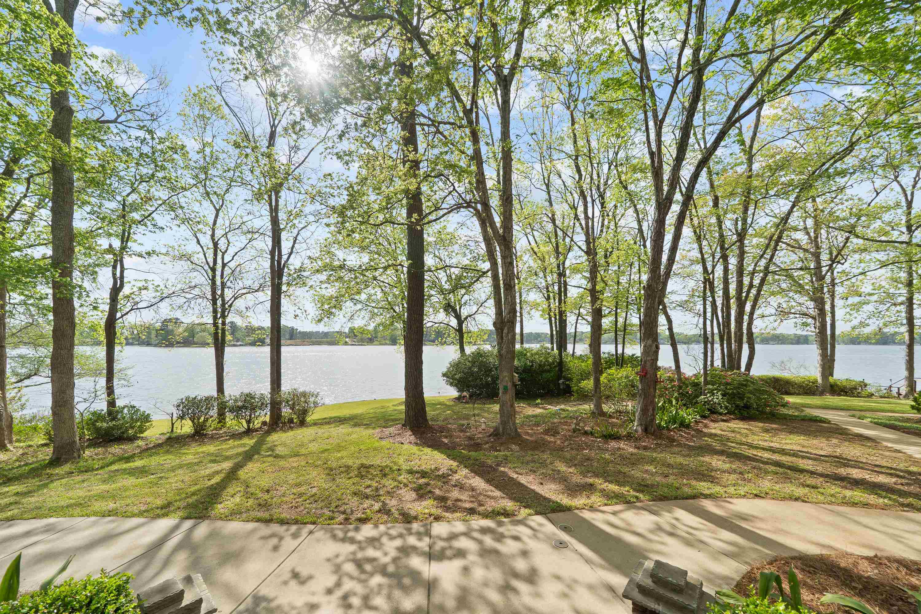 390 Nw David Williams Road Property Photo 5