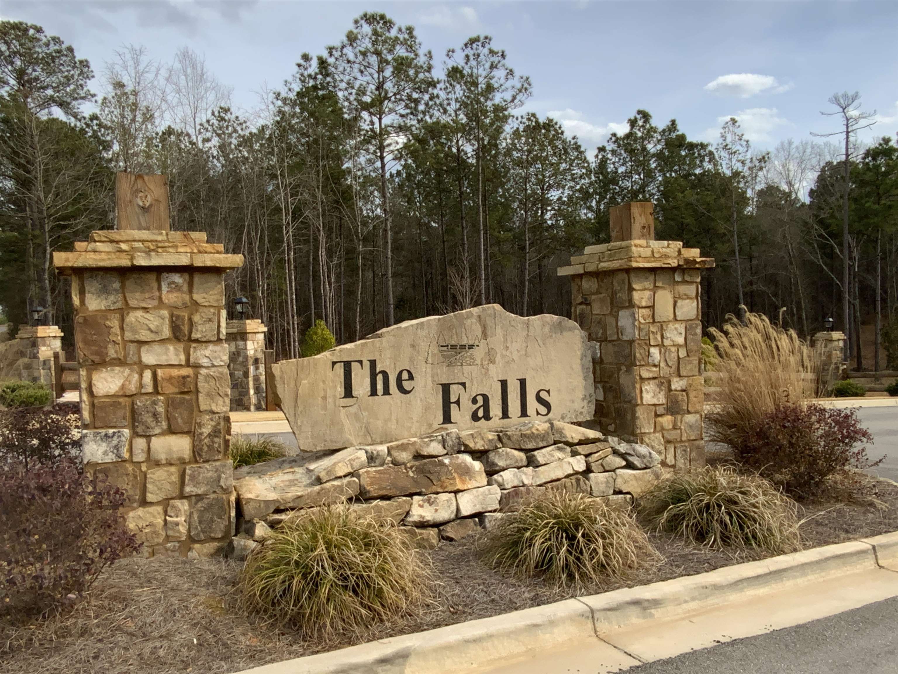 145 FALLS LANE # 83 Property Photo 1