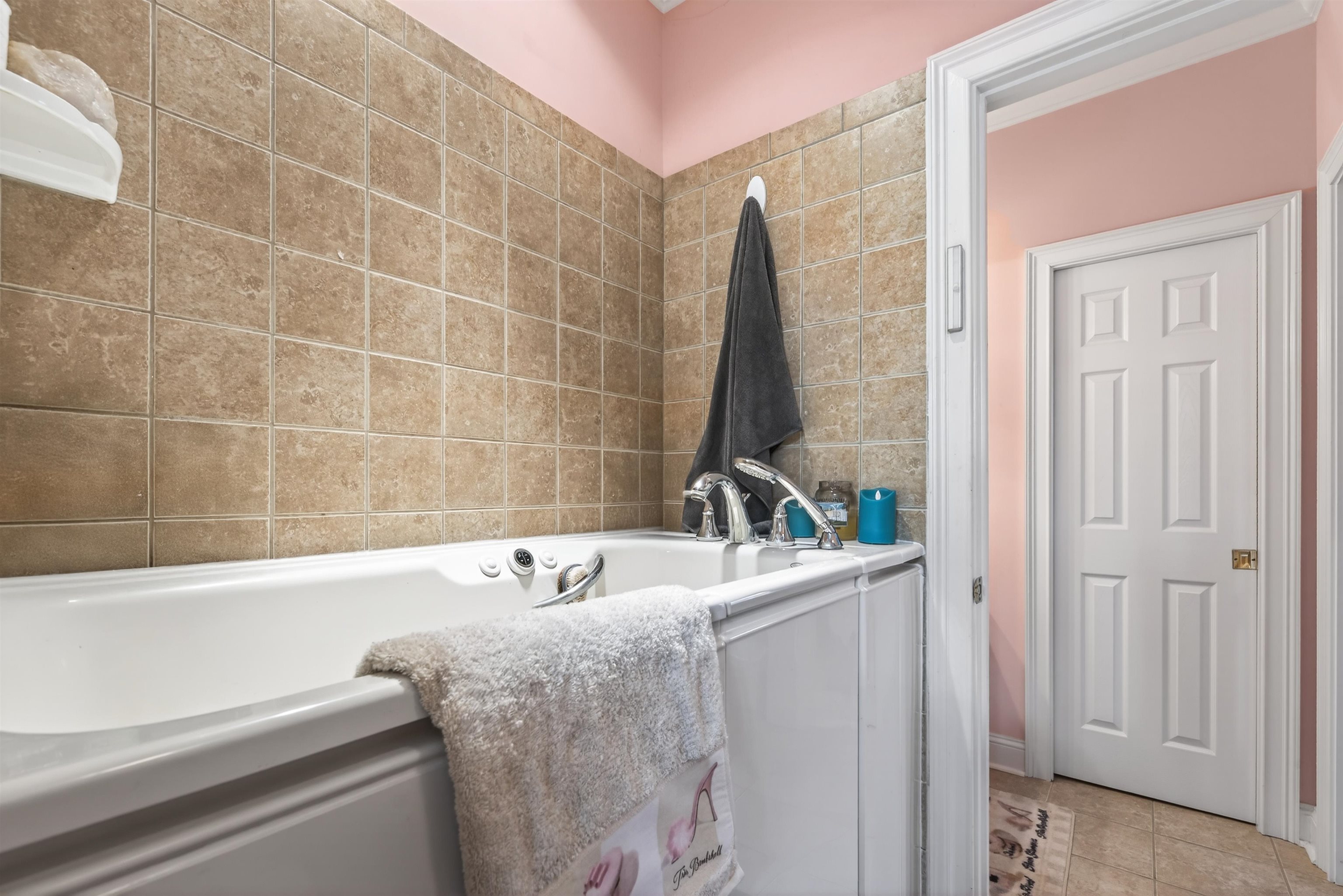 516 Hillside Property Photo 14
