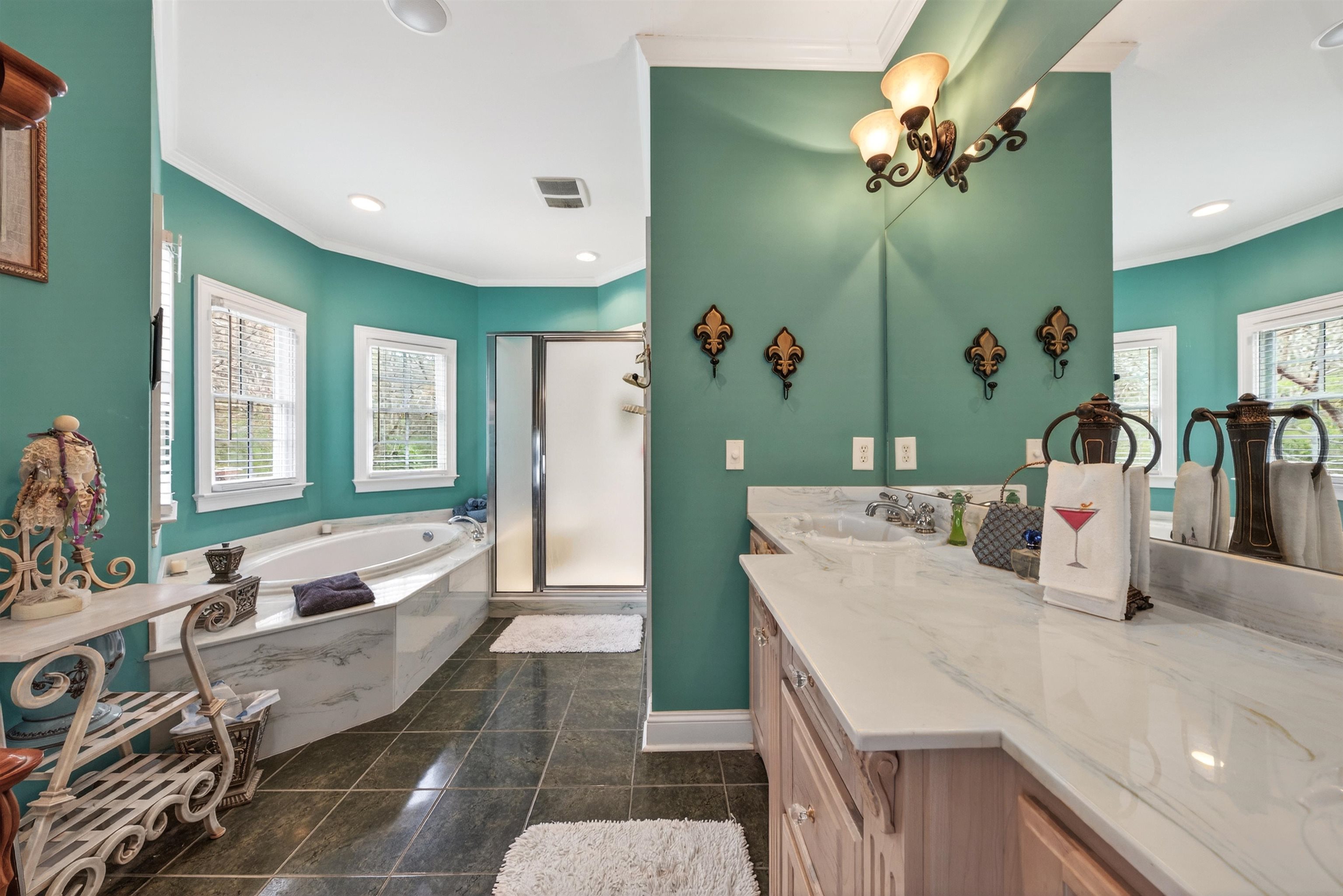 516 Hillside Property Photo 17