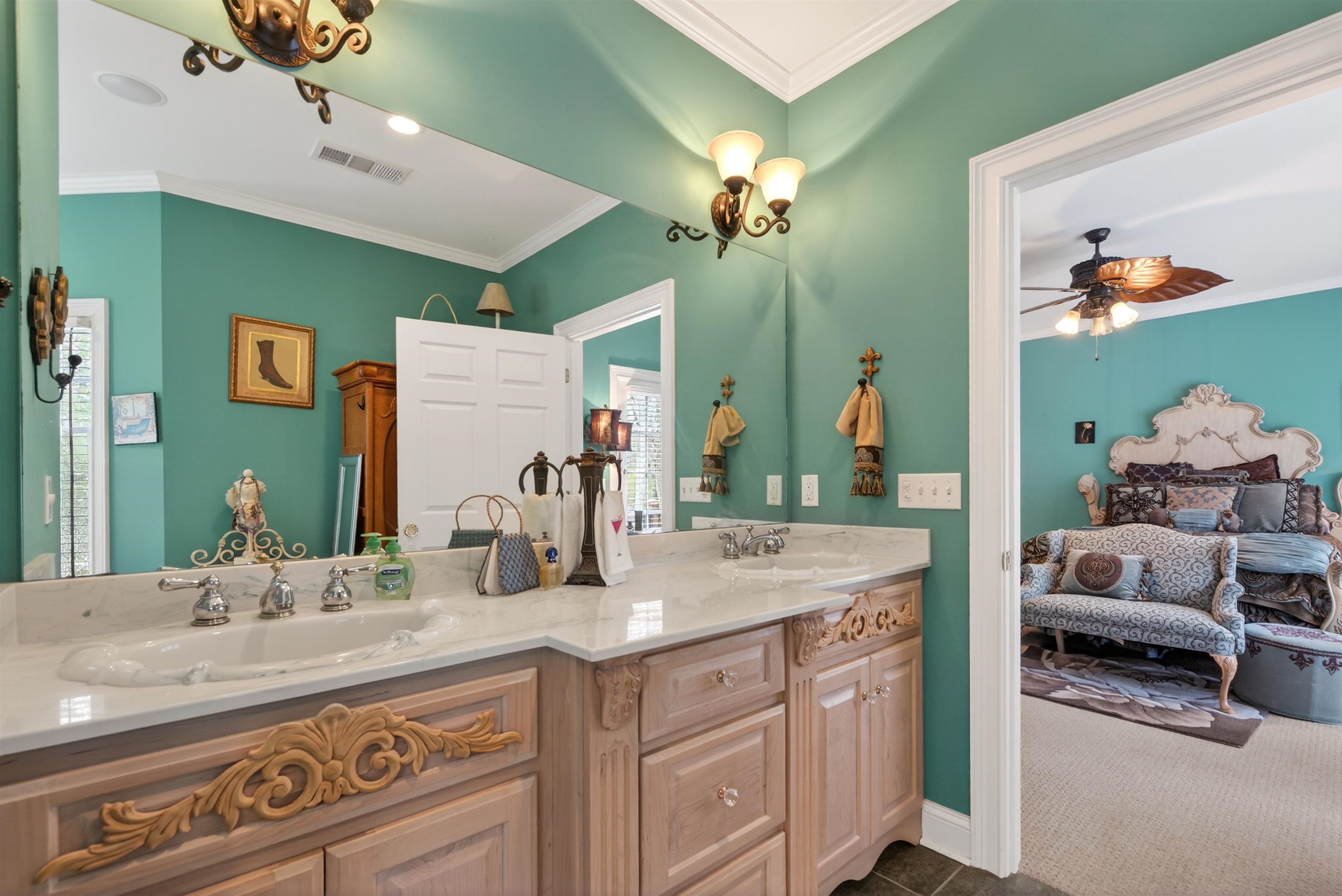 516 Hillside Property Photo 18
