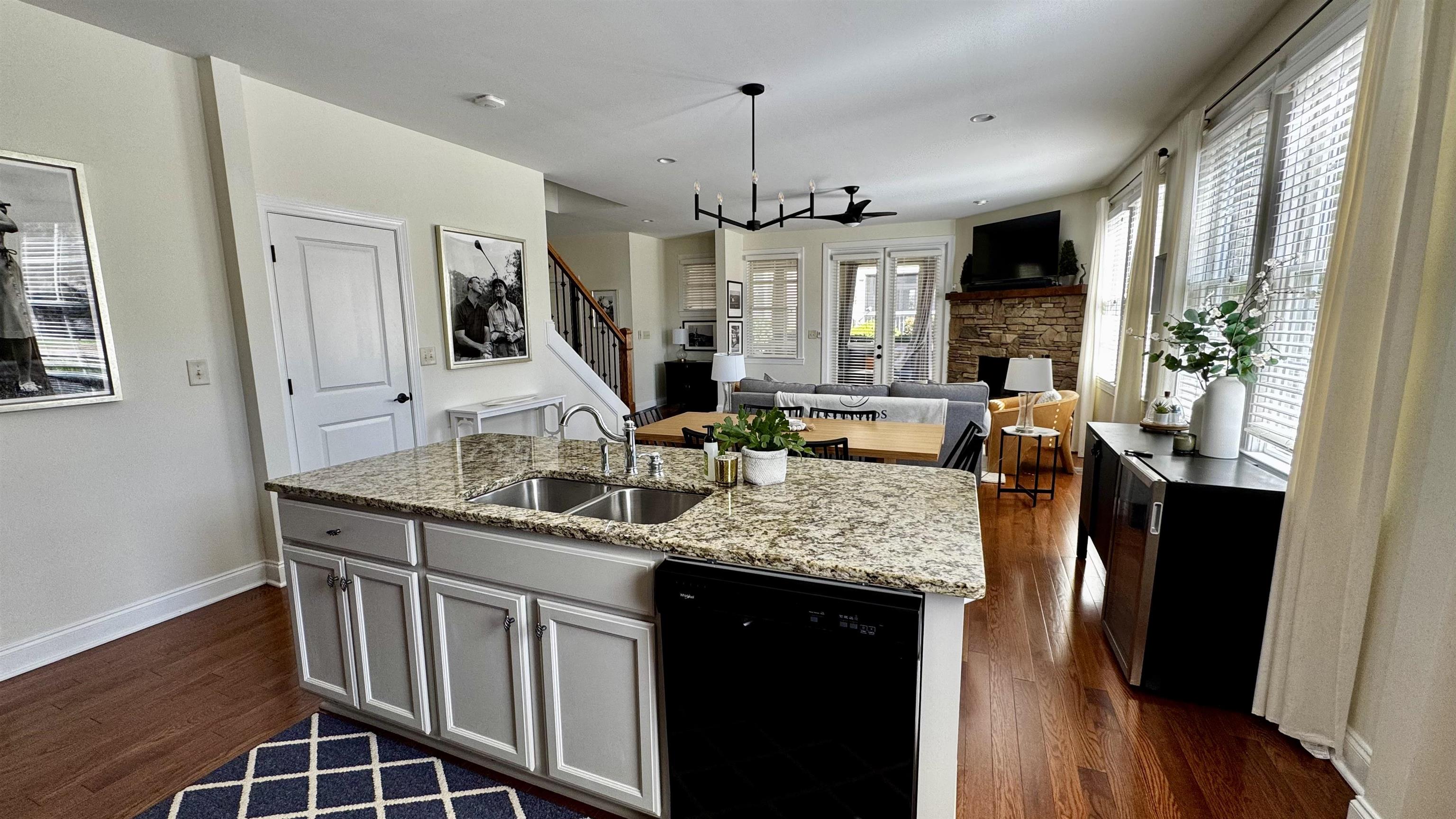 1121 Starboard Drive Property Photo 5