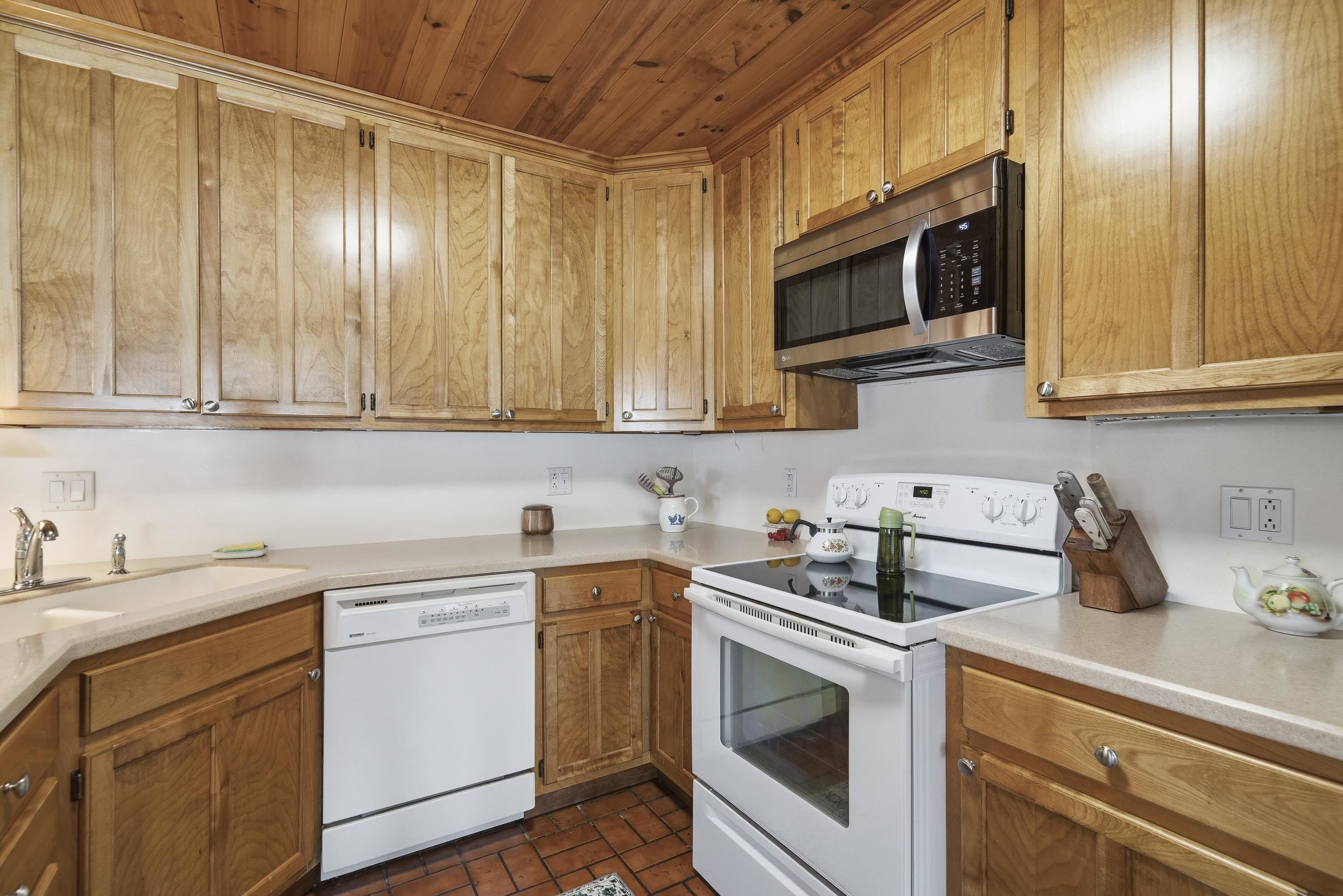 1490 Staci Drive Property Photo 12