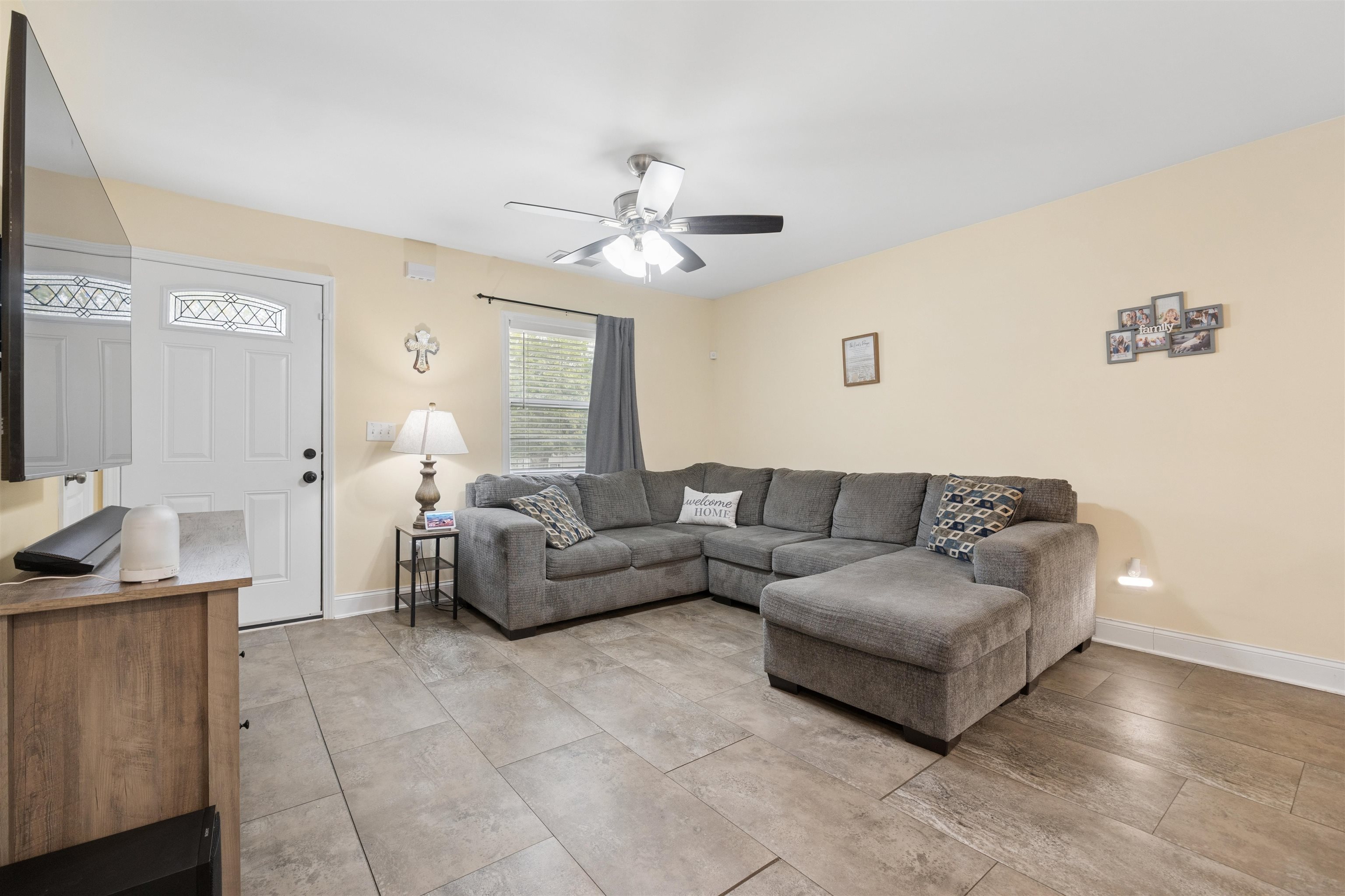 982 Green Meadows Dr Property Photo 9