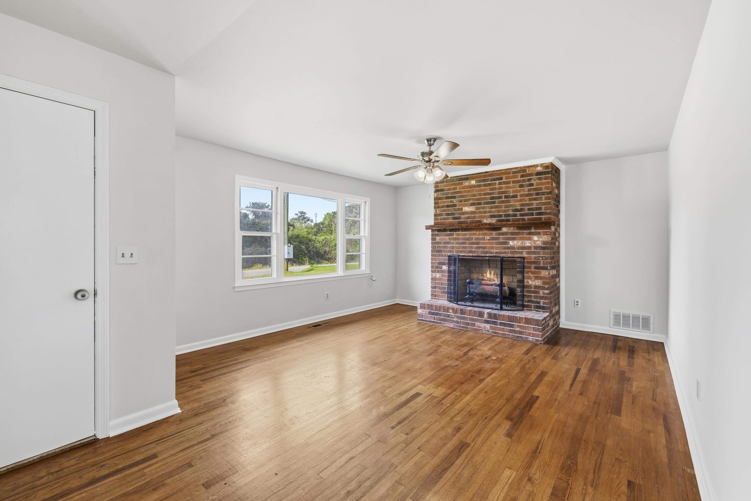 93 Carlton Avenue Property Photo 9