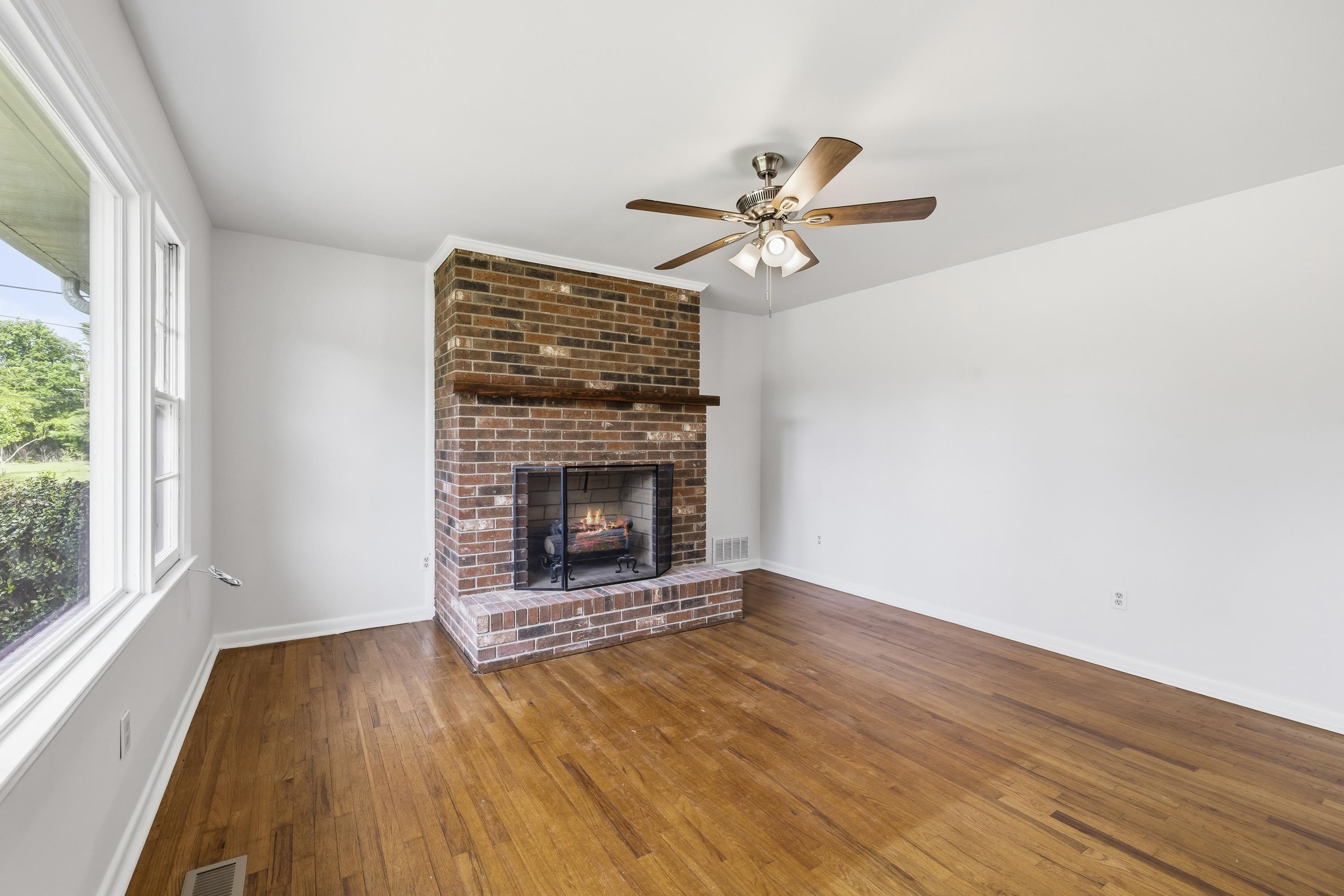 93 Carlton Avenue Property Photo 11