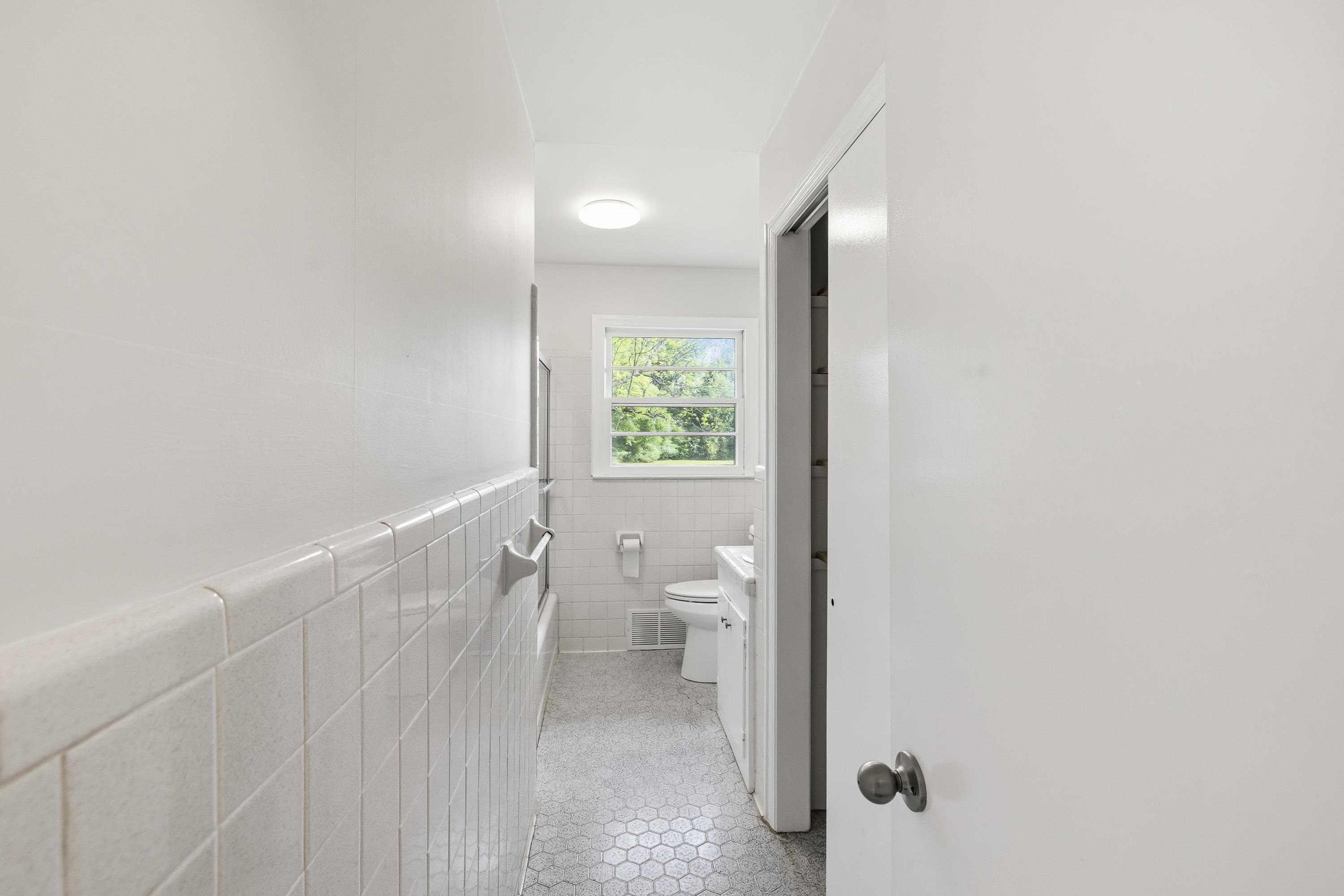 93 Carlton Avenue Property Photo 28