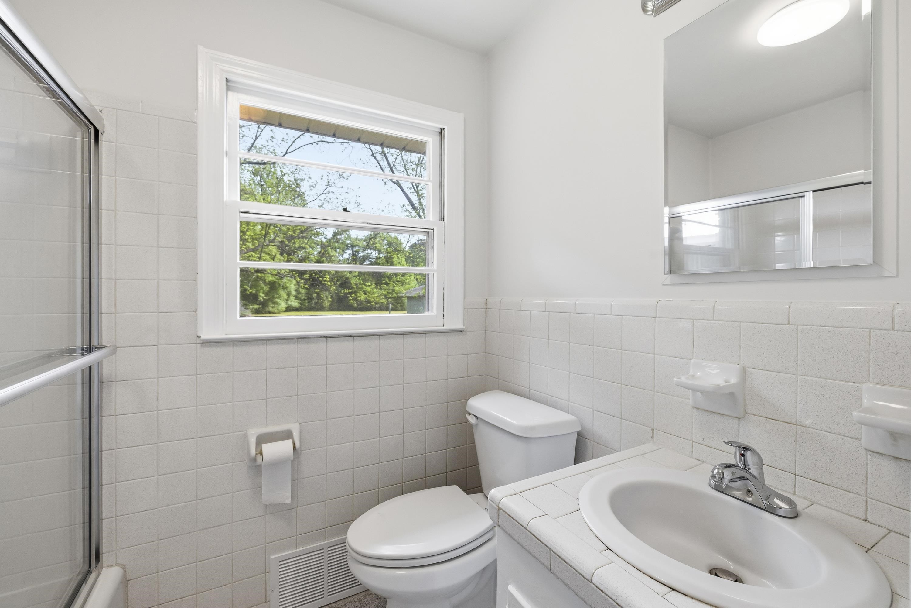 93 Carlton Avenue Property Photo 29