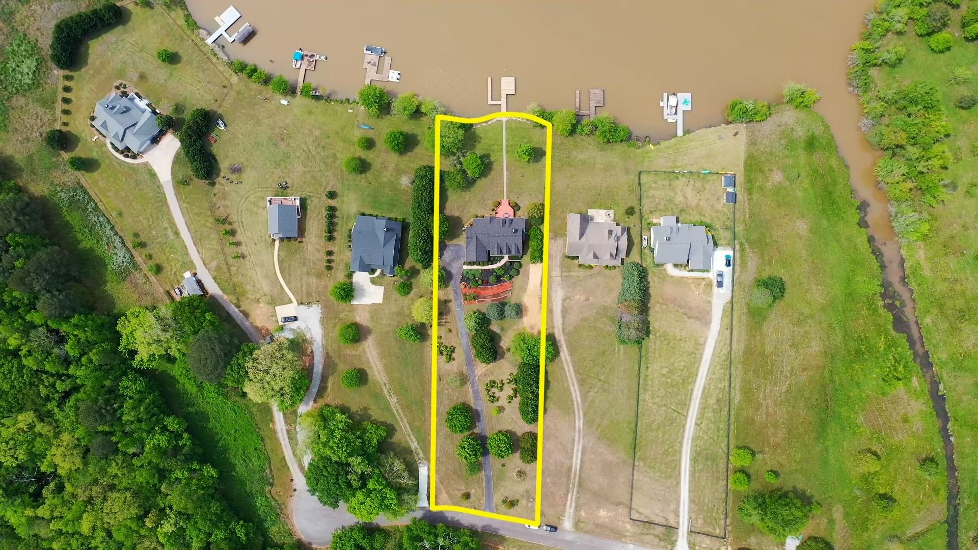 1031 Shoreline Drive Property Photo 2
