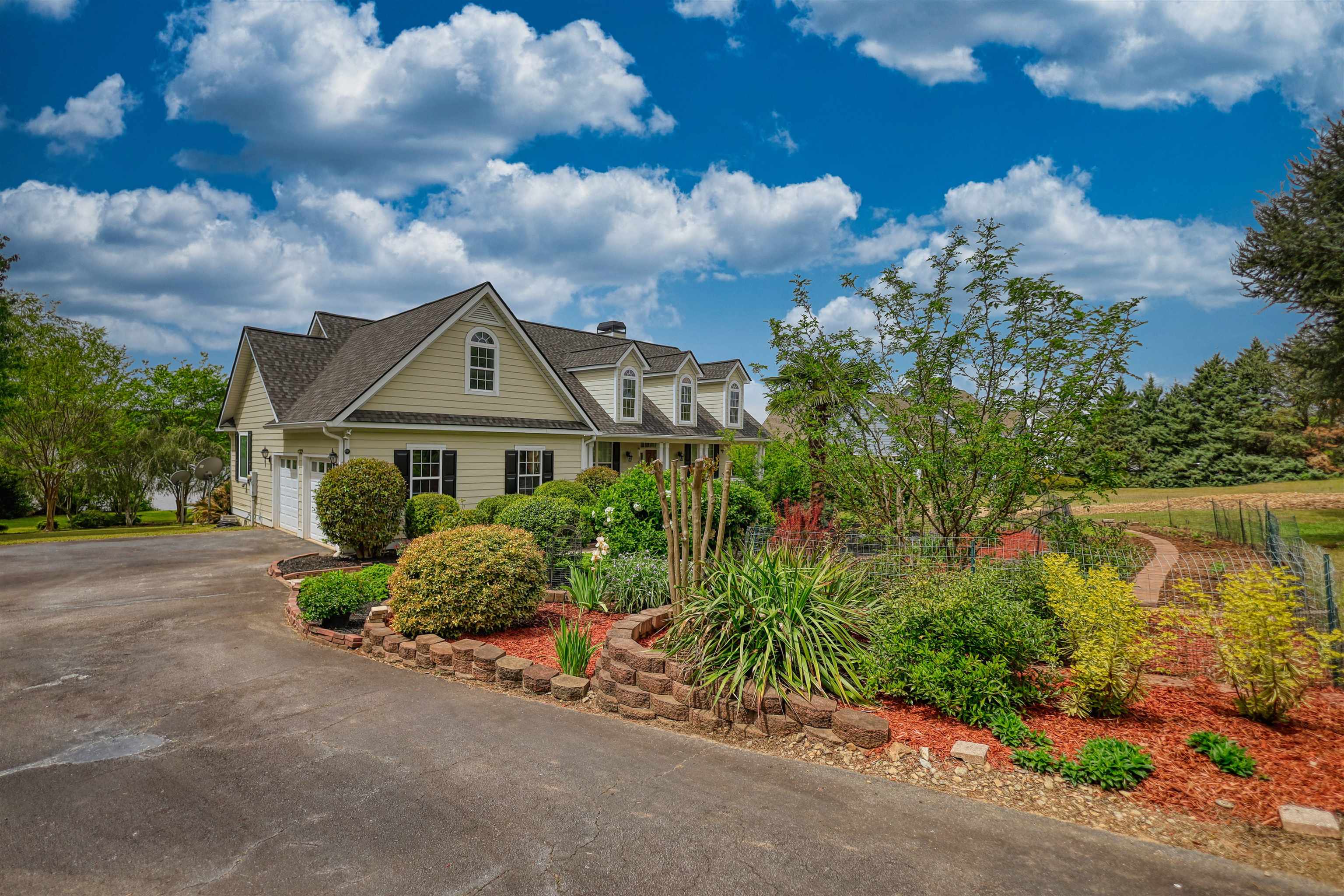 1031 Shoreline Drive Property Photo 6