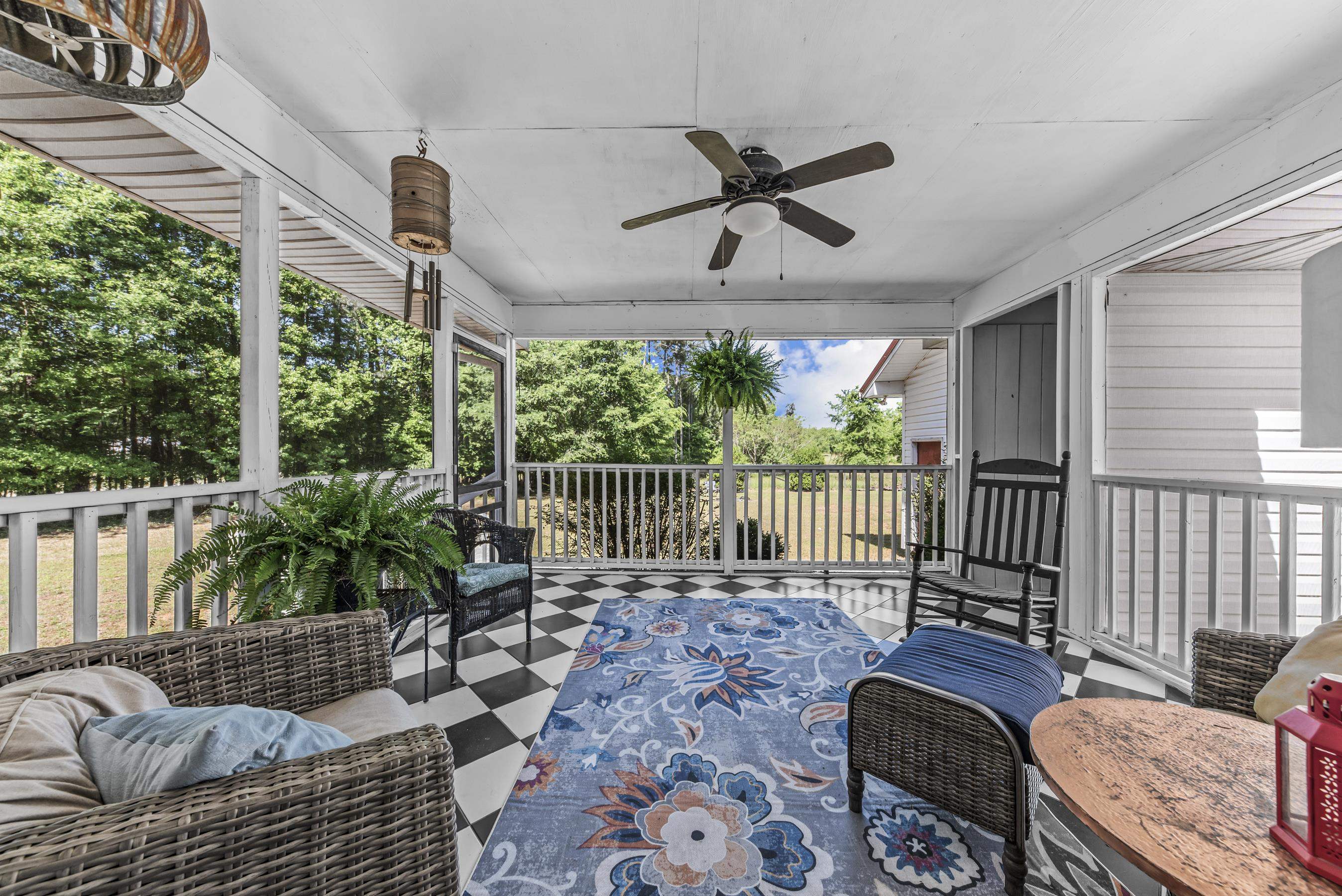 1490 Crawley Road Property Photo 14
