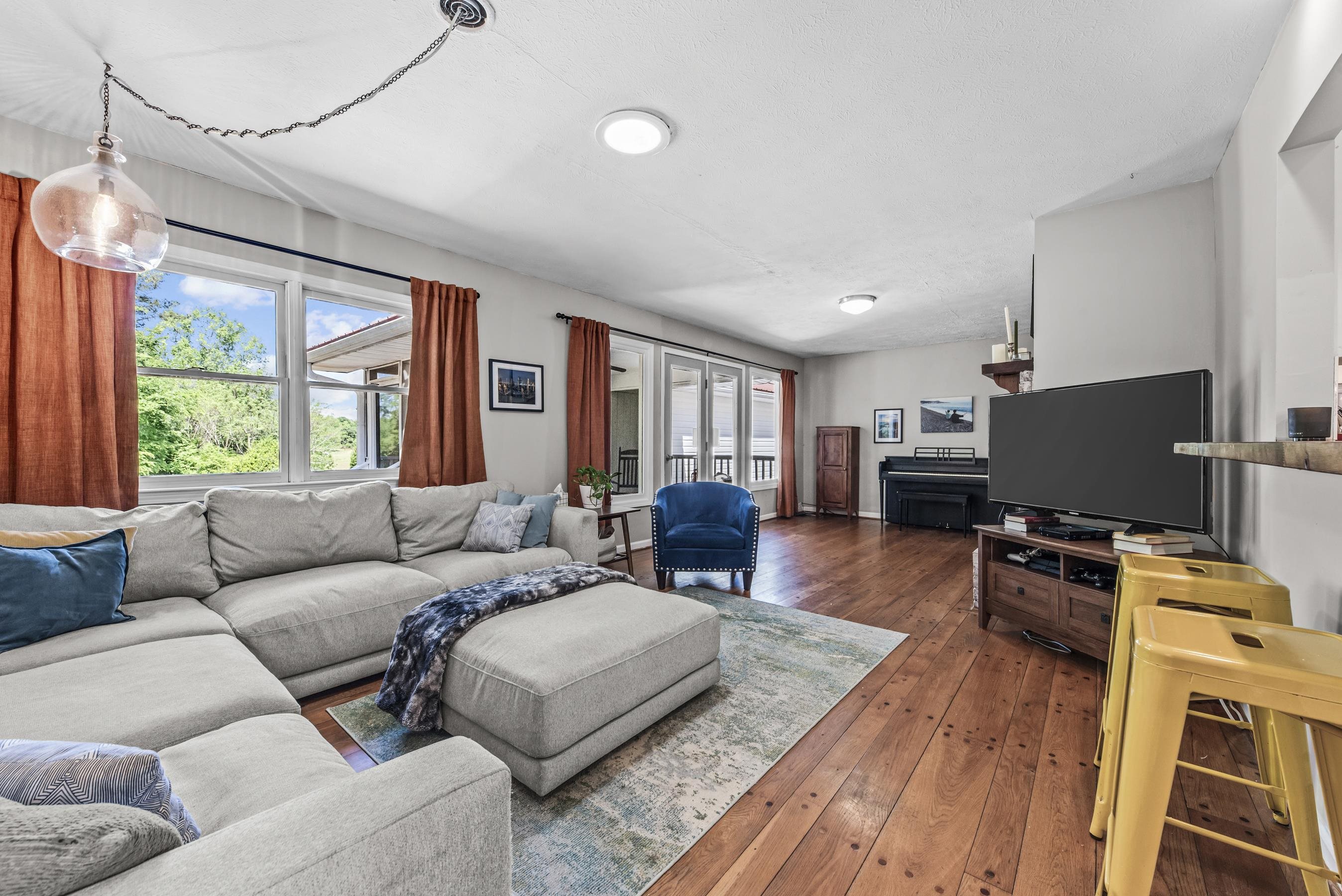 1490 Crawley Road Property Photo 17