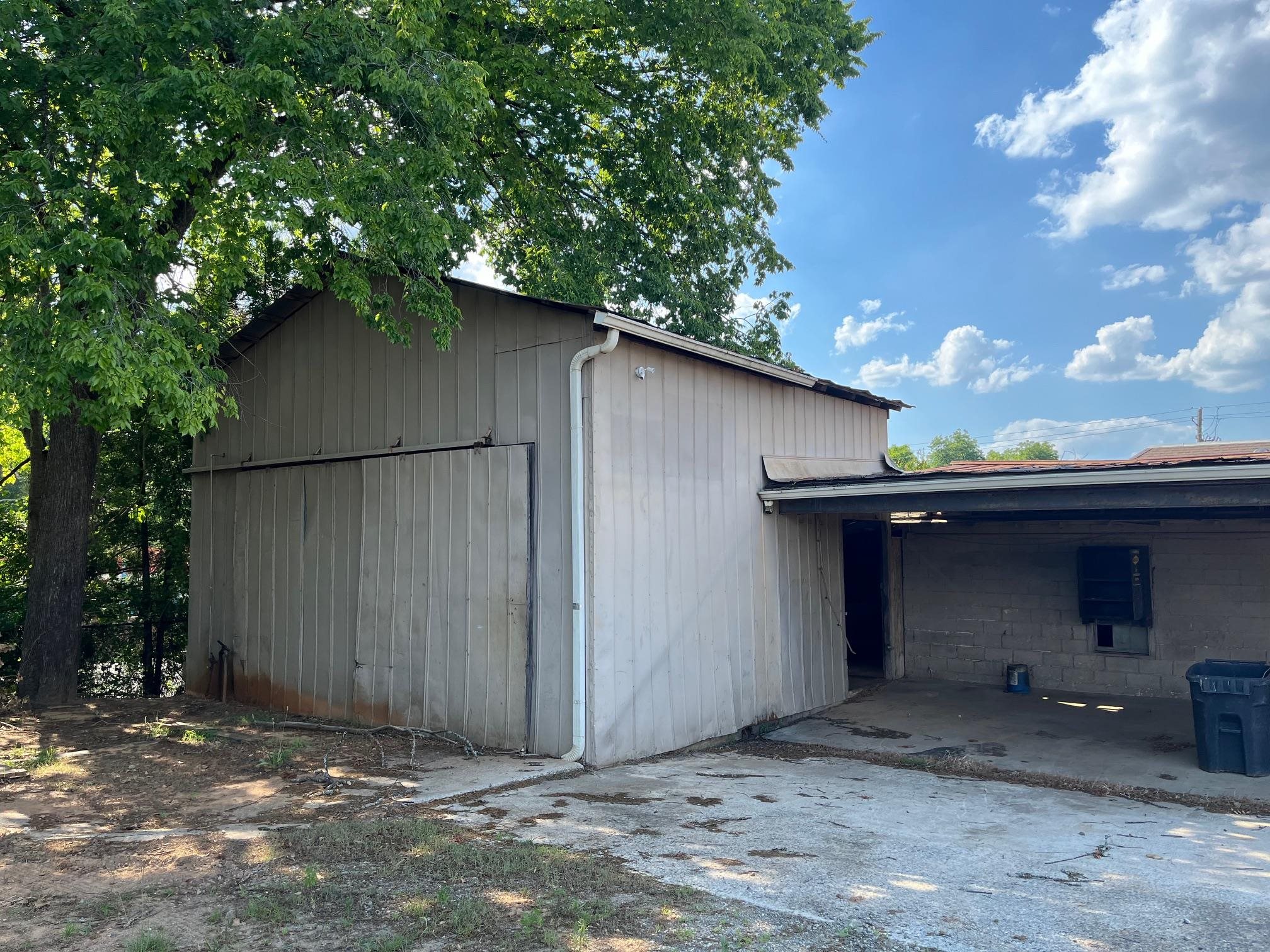 111 Elbert Street Property Photo 29