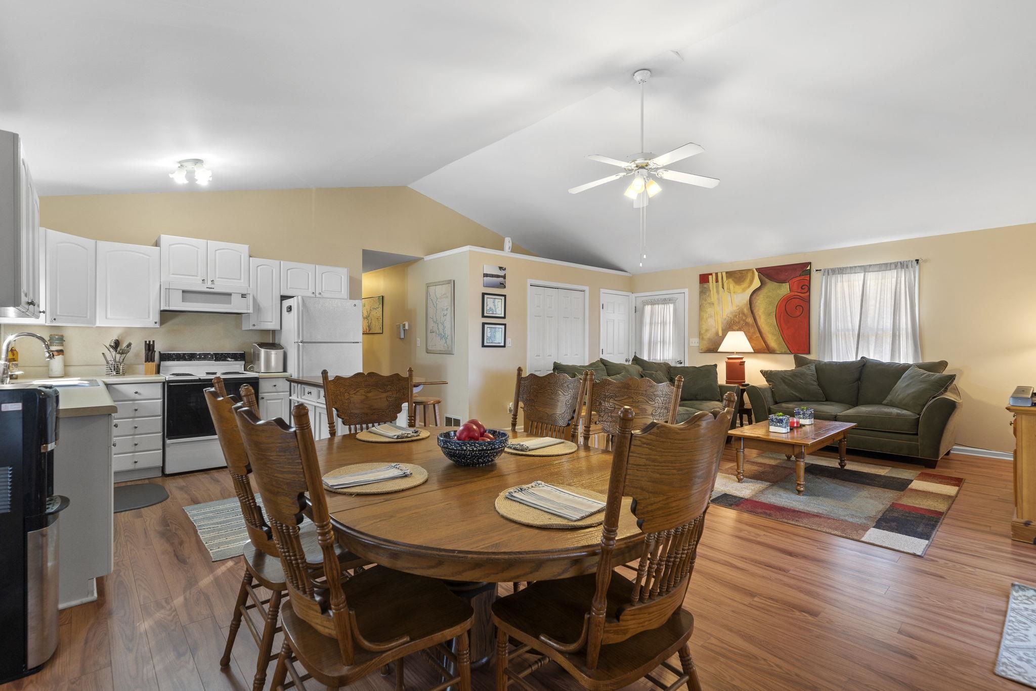 462 Rockville Springs Drive Property Photo 18