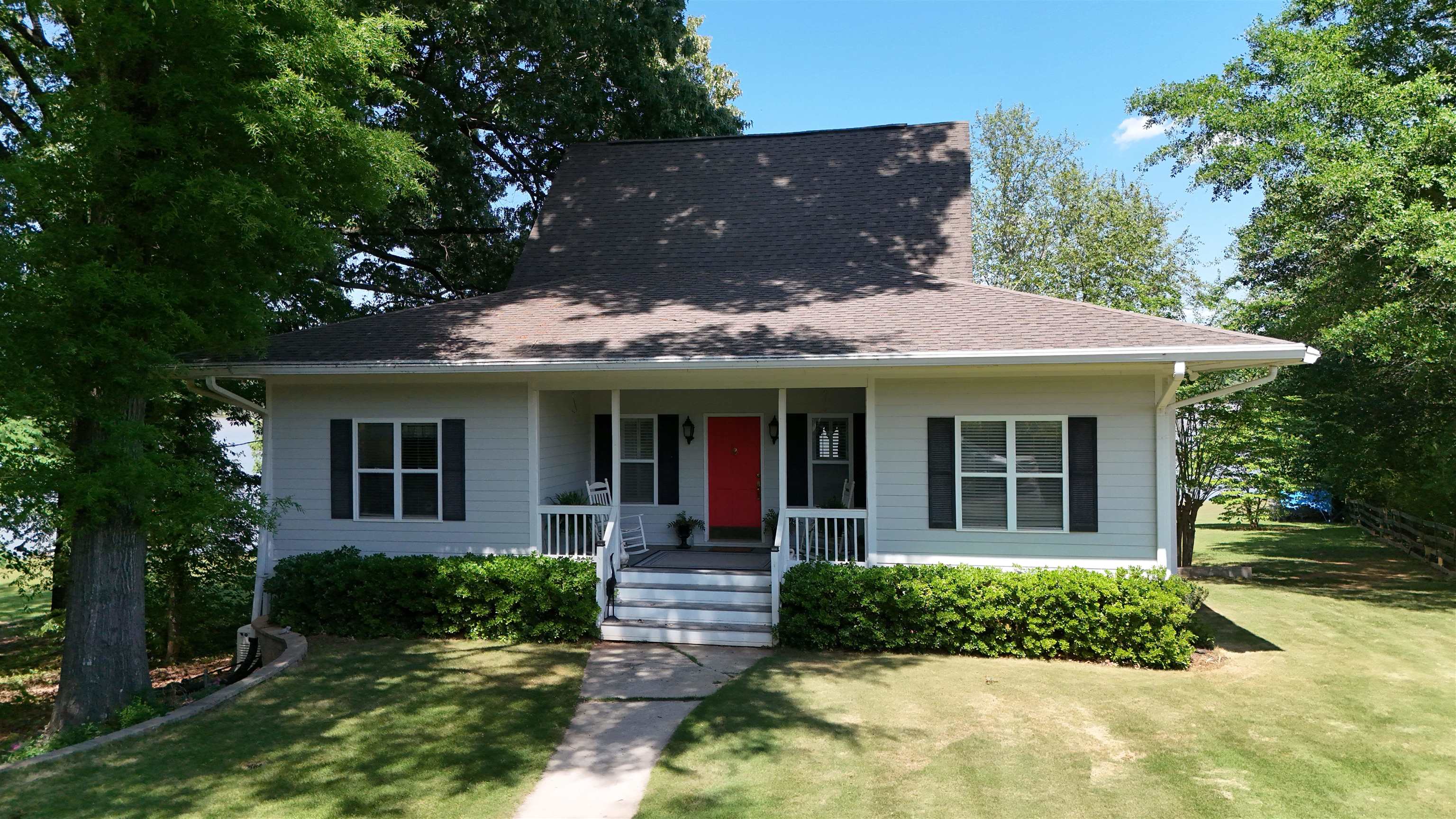 1580 Shady Oak Lane Property Photo 1