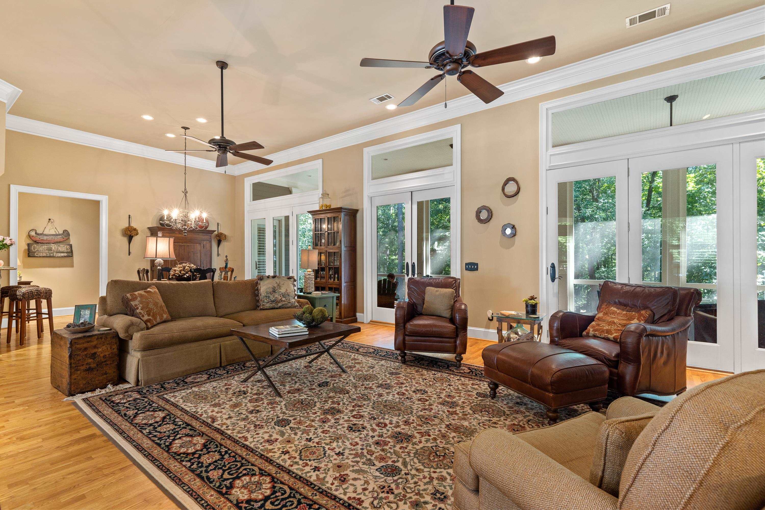 1071 Eaglewood Way Property Photo 10