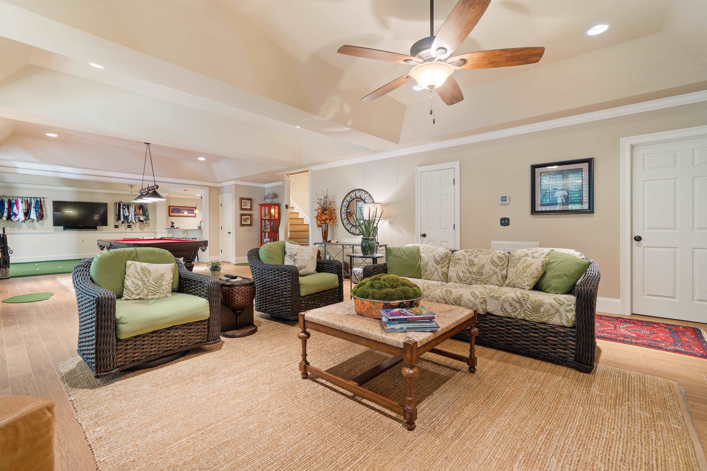 1071 Eaglewood Way Property Photo 42