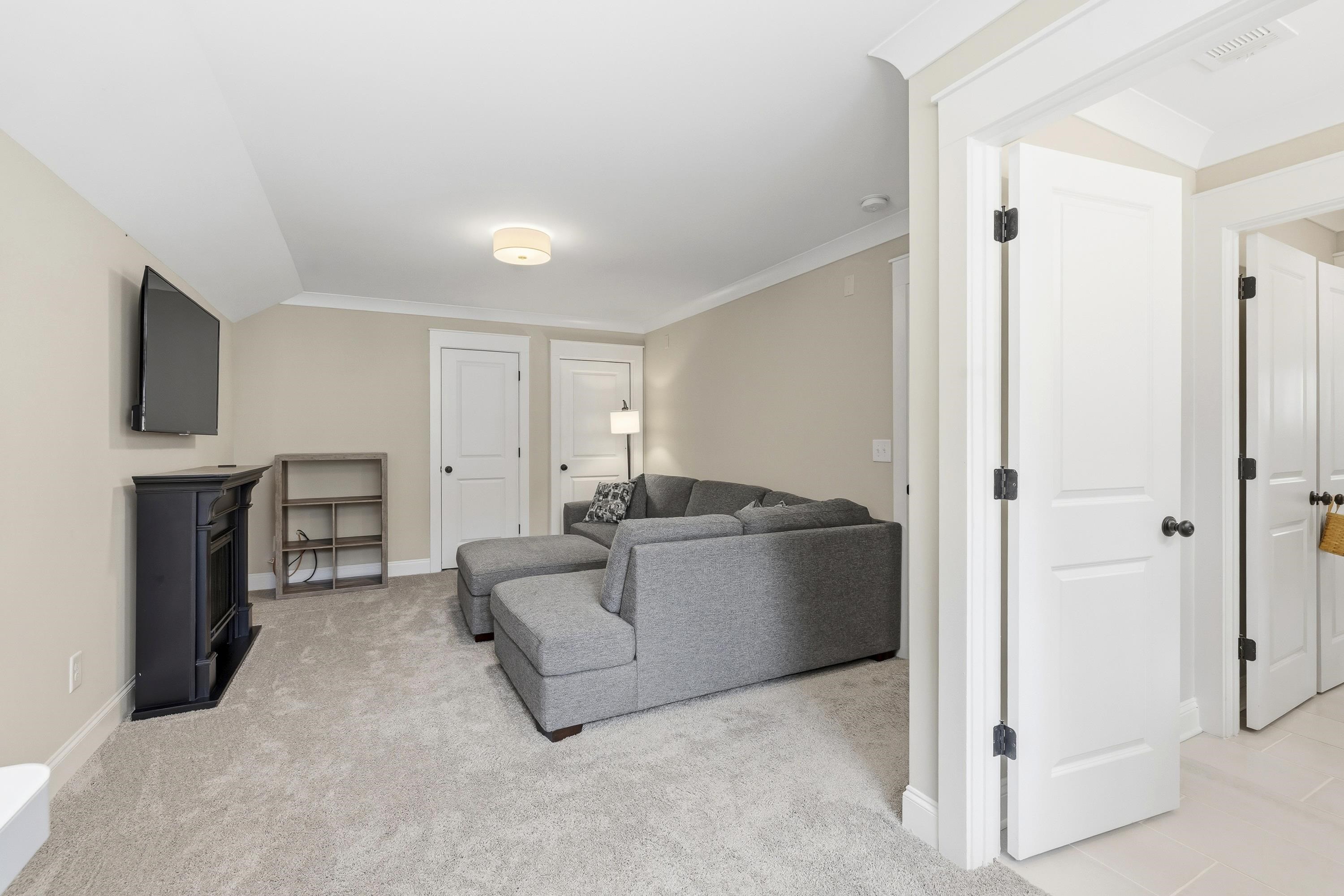 108 Wingspan Way Property Photo 39