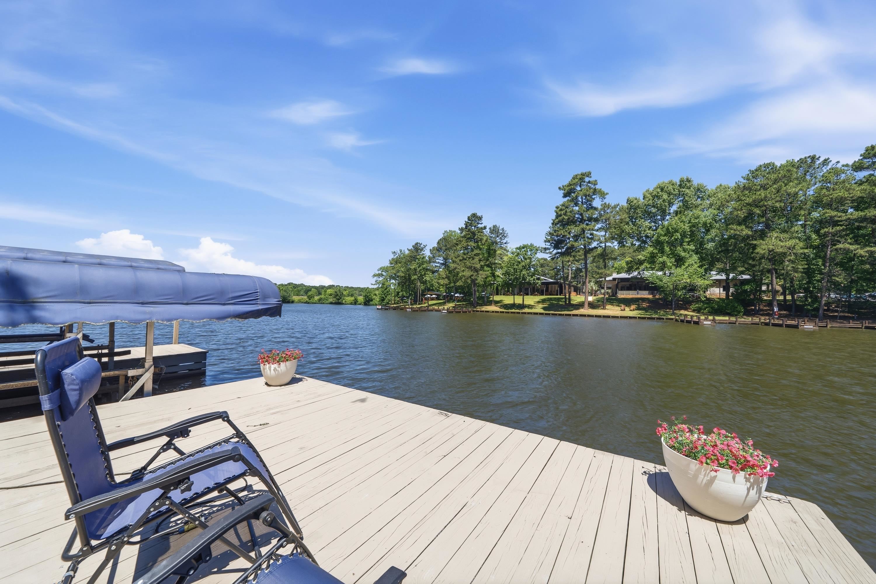 136 N Hidden Lake Drive Property Photo 2