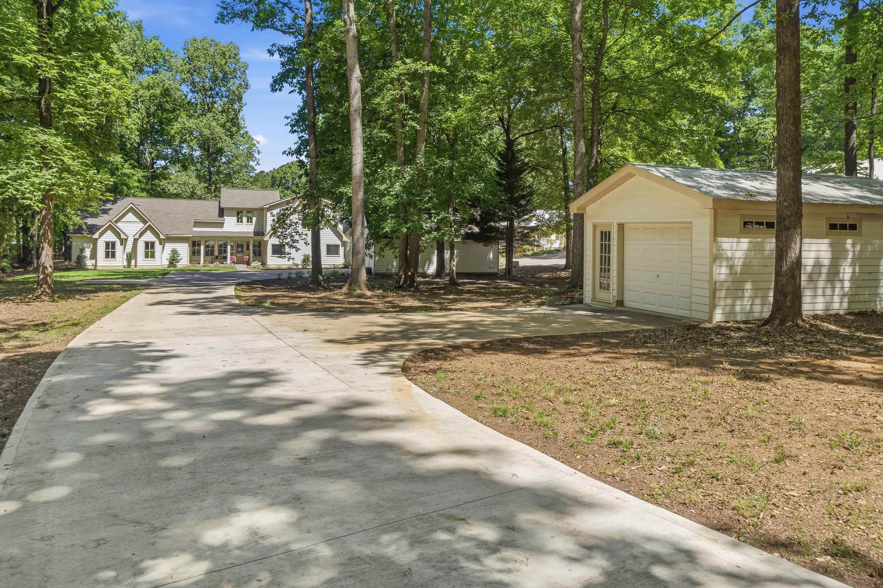 136 N Hidden Lake Drive Property Photo 4