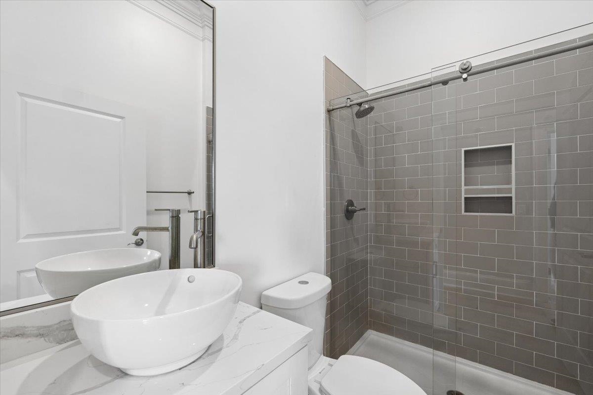 Unit C Property Photo 14