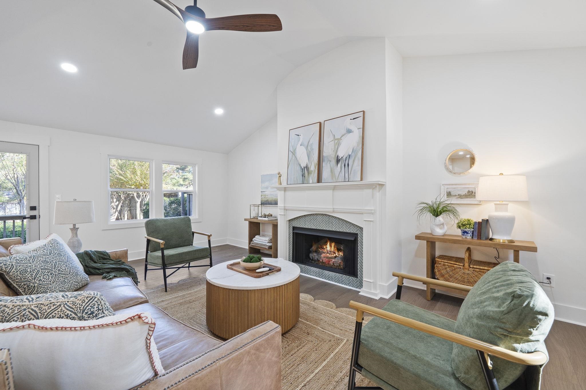 113 Admirality Way Property Photo 3