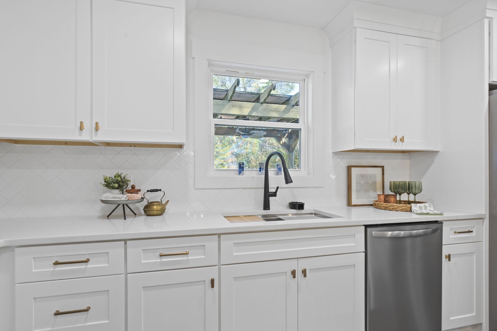 113 Admirality Way Property Photo 23