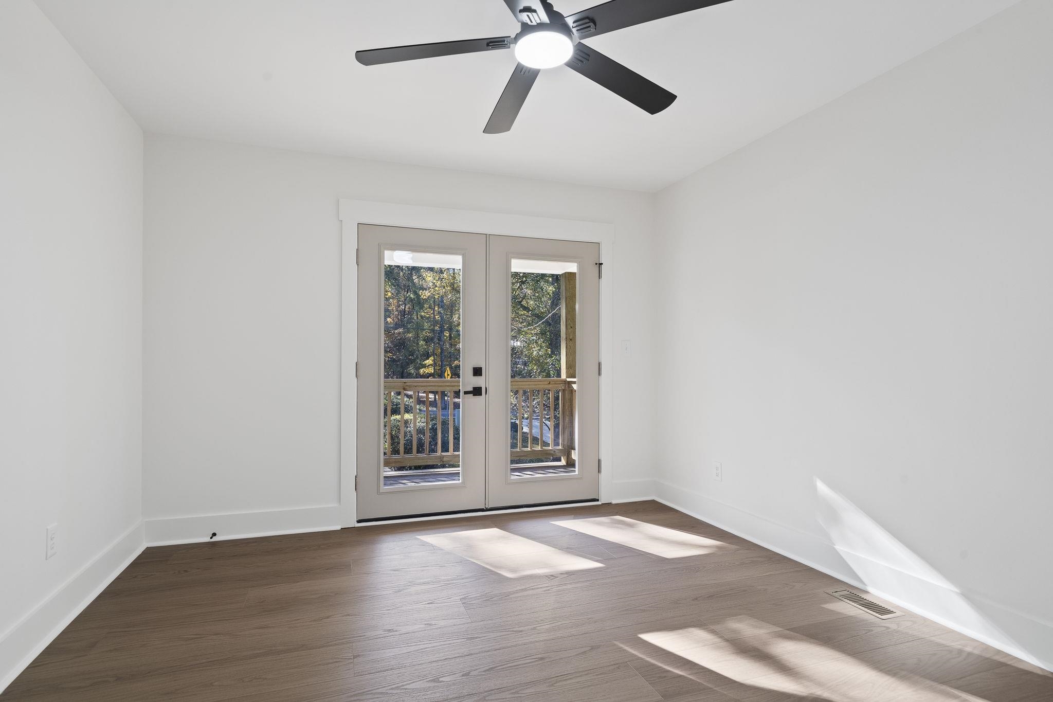 113 Admirality Way Property Photo 37