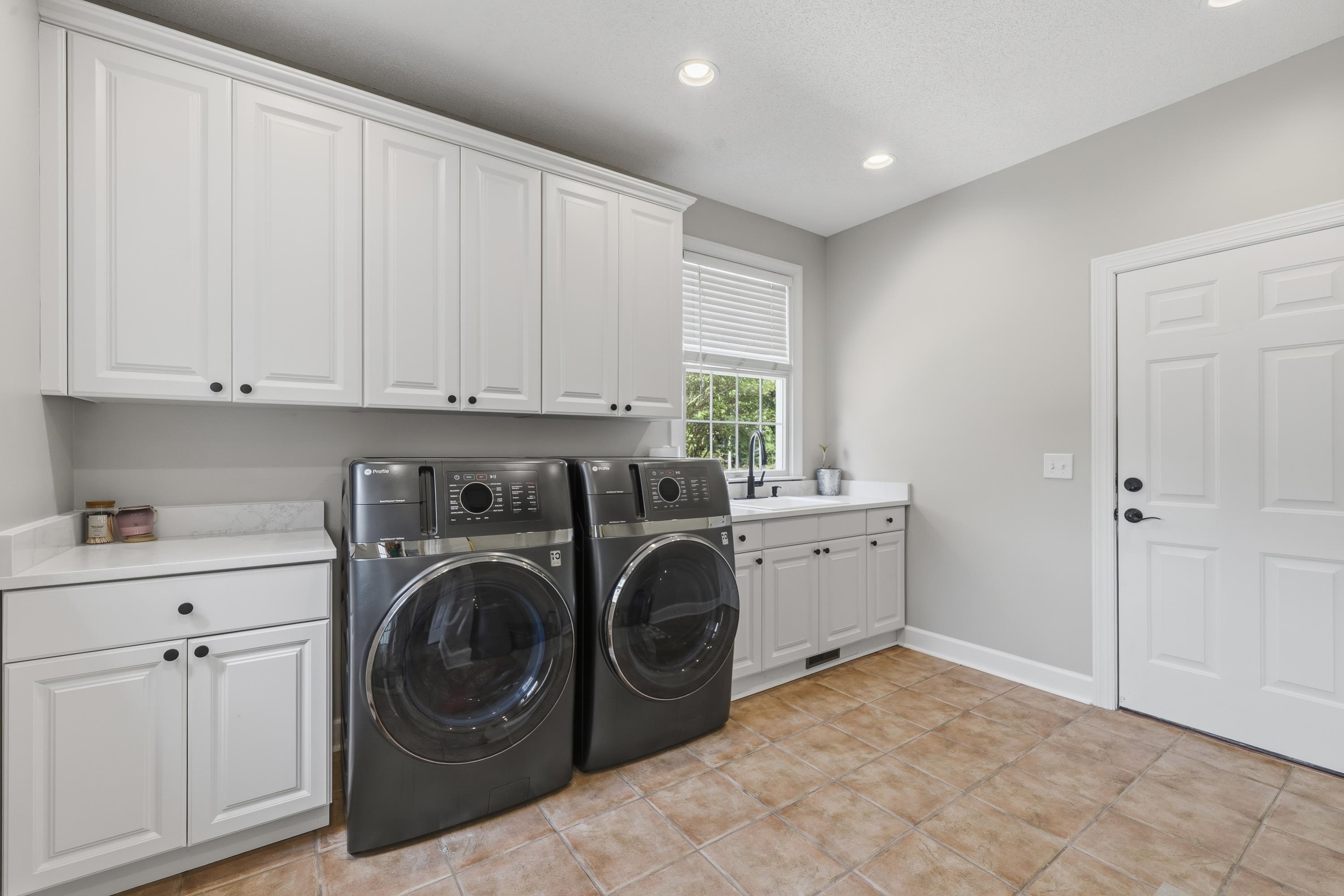 1361 West Broad Street Property Photo 18