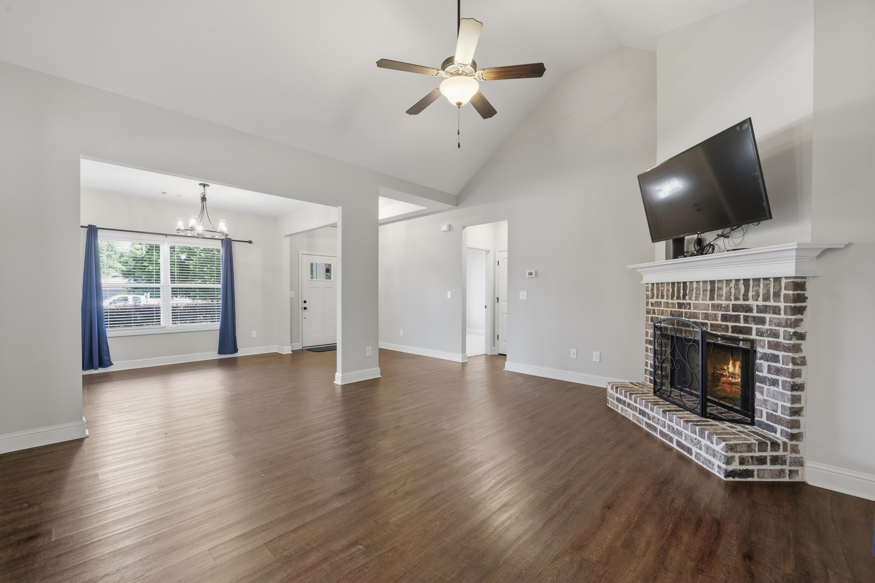 166 Alexander Lakes Drive Property Photo 8