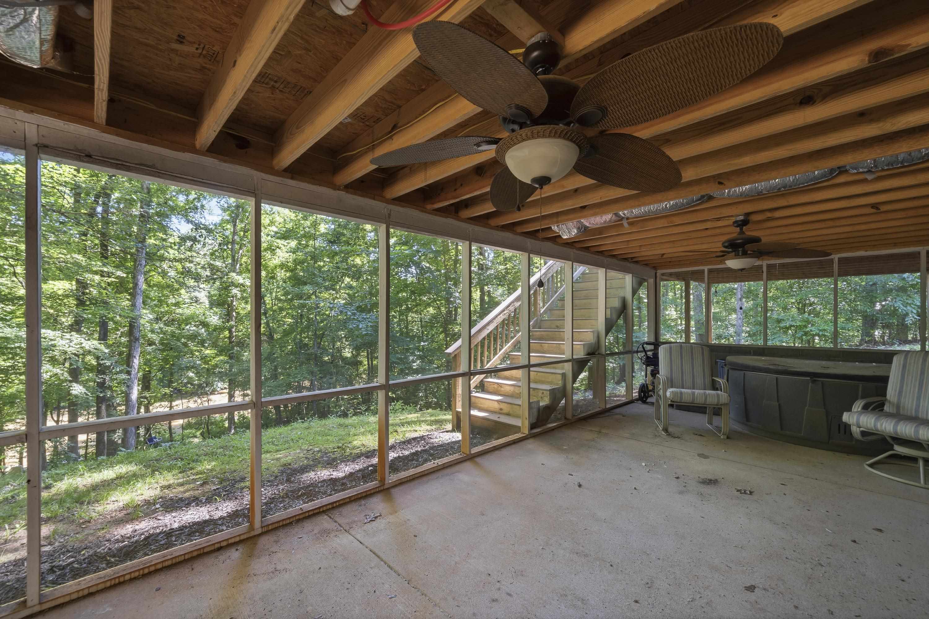 216 River Oak Drive Property Photo 4