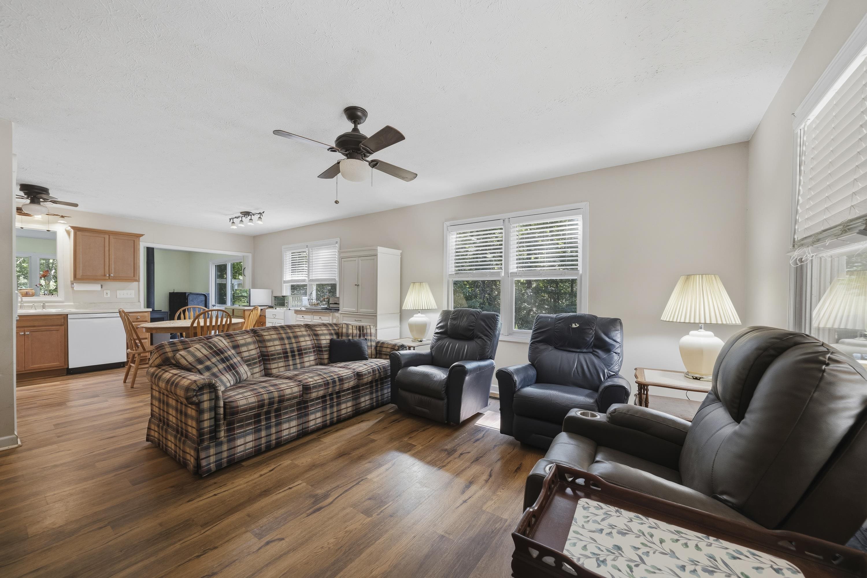 216 River Oak Drive Property Photo 8