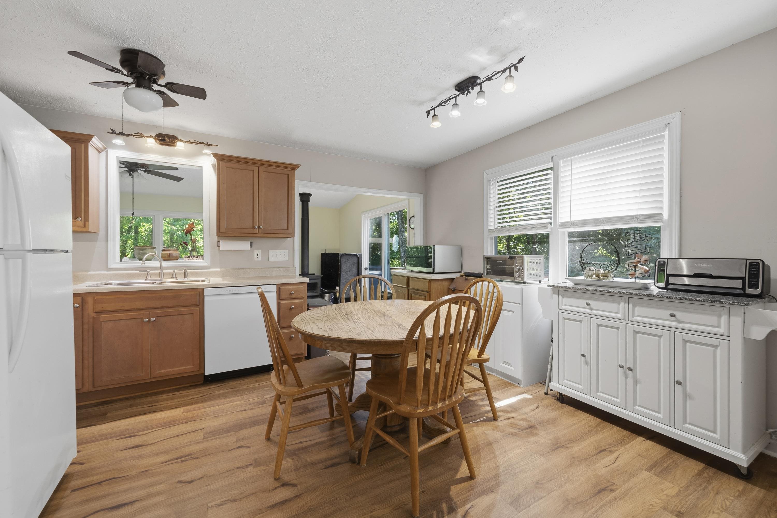 216 River Oak Drive Property Photo 11
