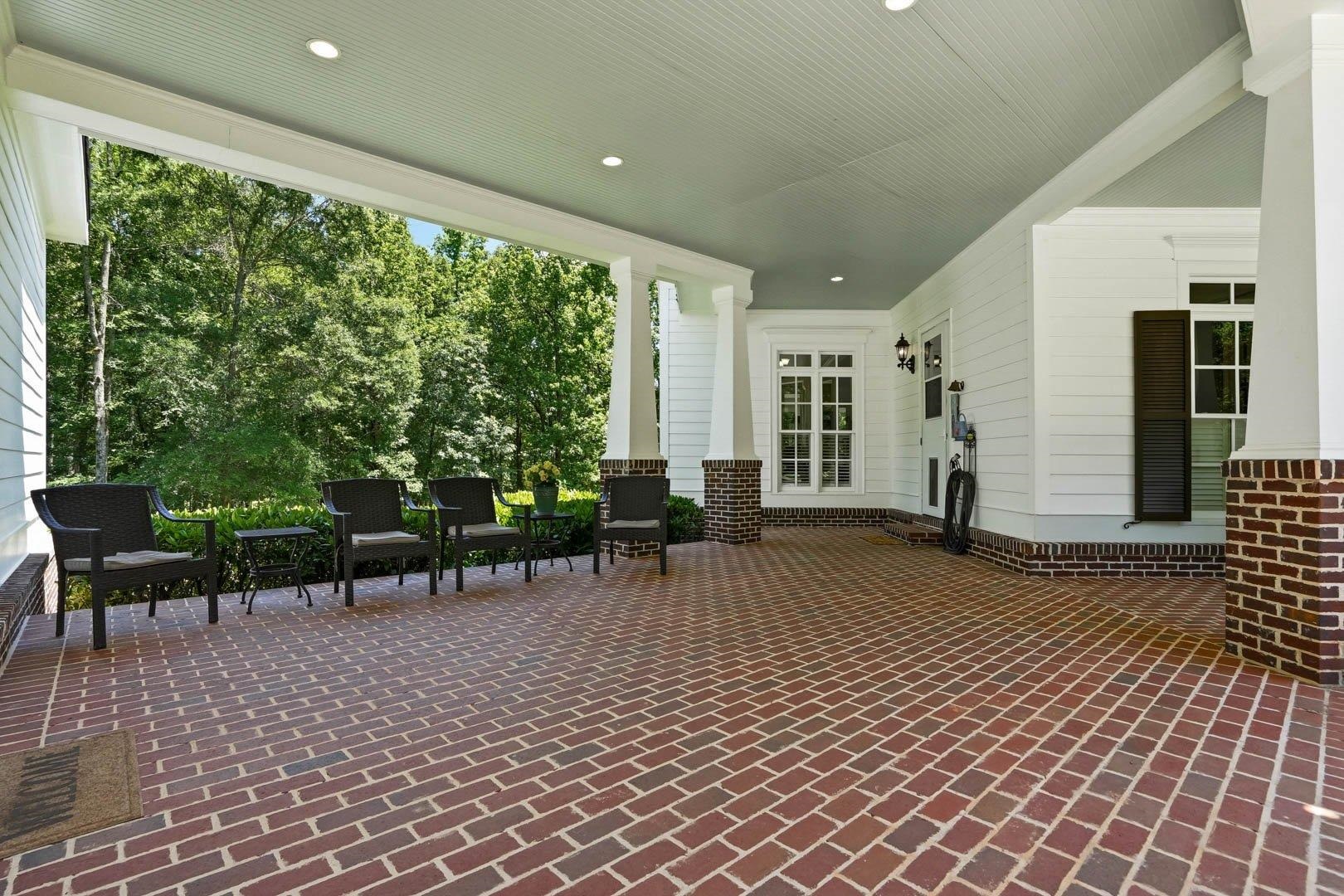 1061 River Farm Run Property Photo 4