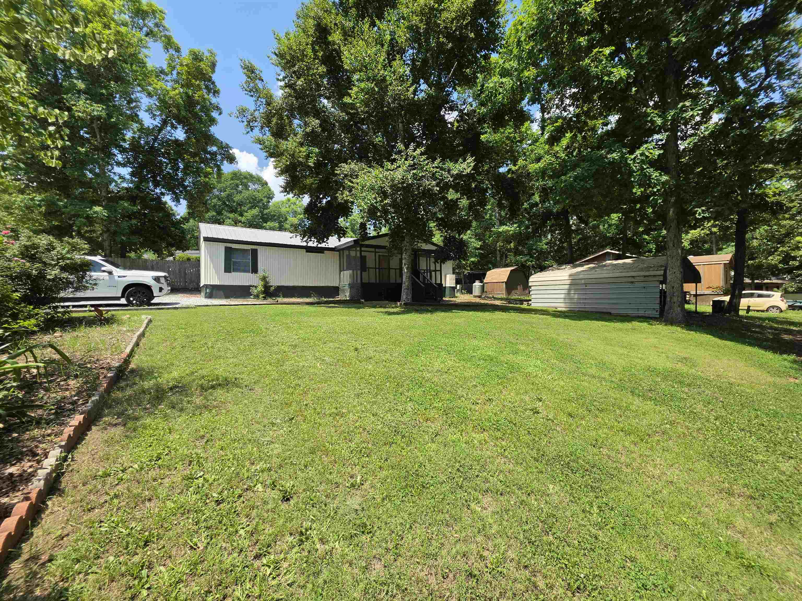 109 Oconee Circle Property Photo 2