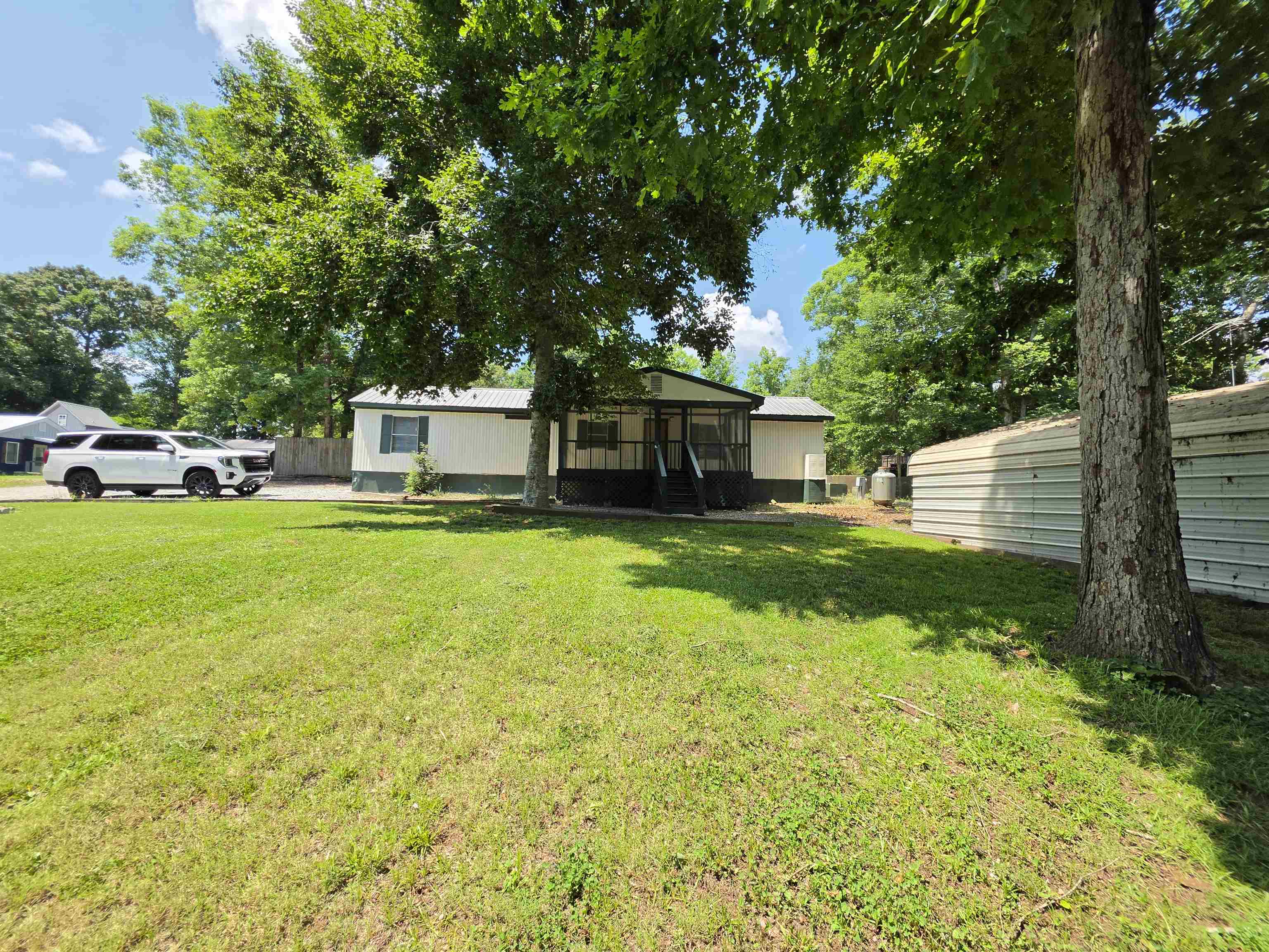 109 Oconee Circle Property Photo 3