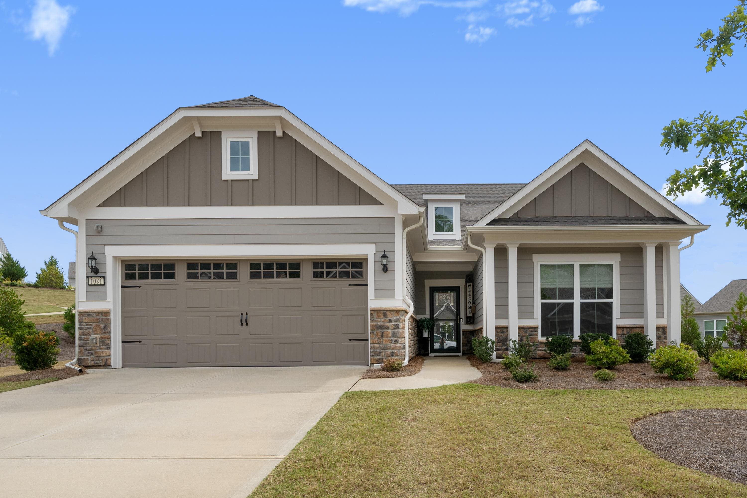 1081 SOUTHWOOD WAY Property Photo 1