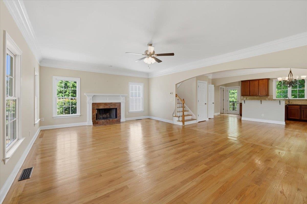 728 Markhams Drive Property Photo 4