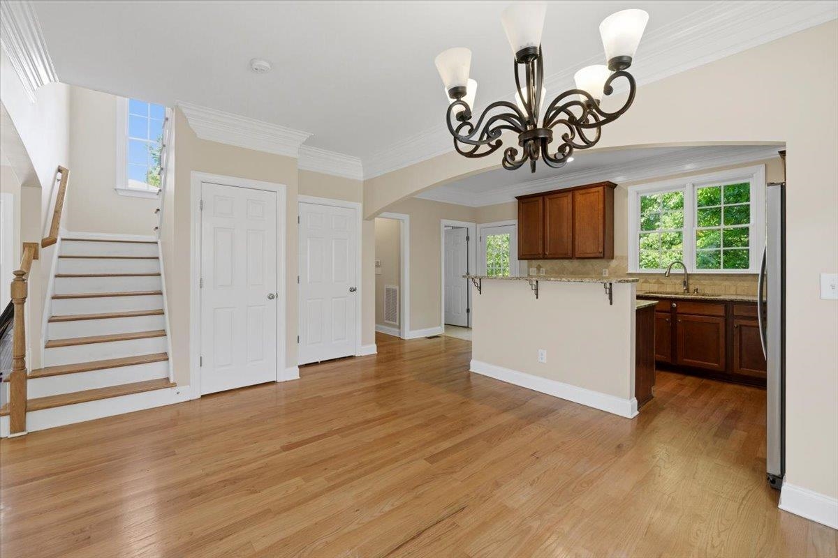728 Markhams Drive Property Photo 8
