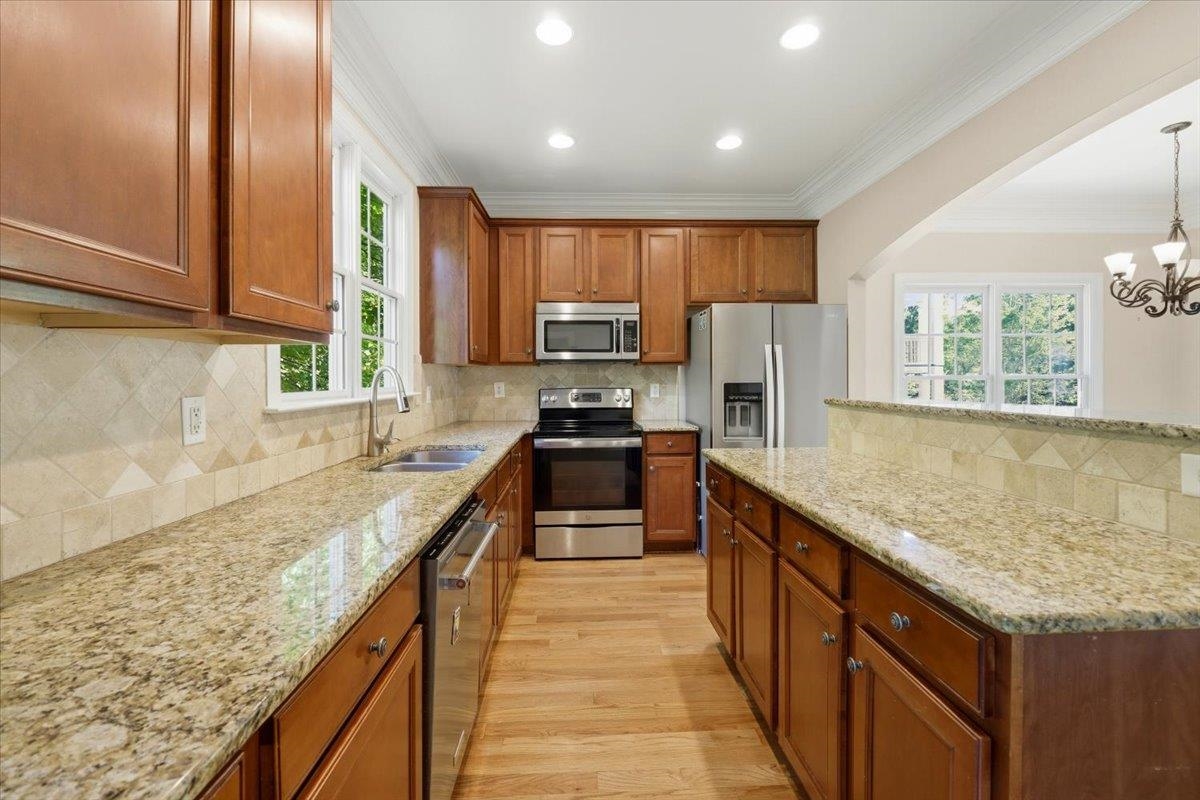 728 Markhams Drive Property Photo 10