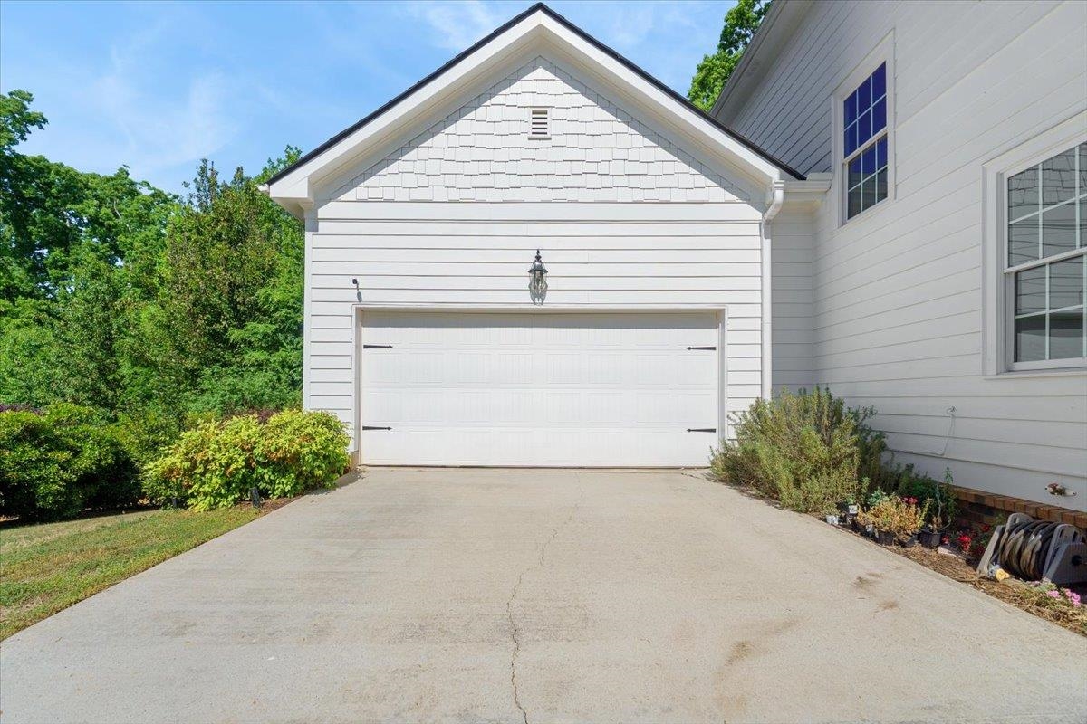728 Markhams Drive Property Photo 40