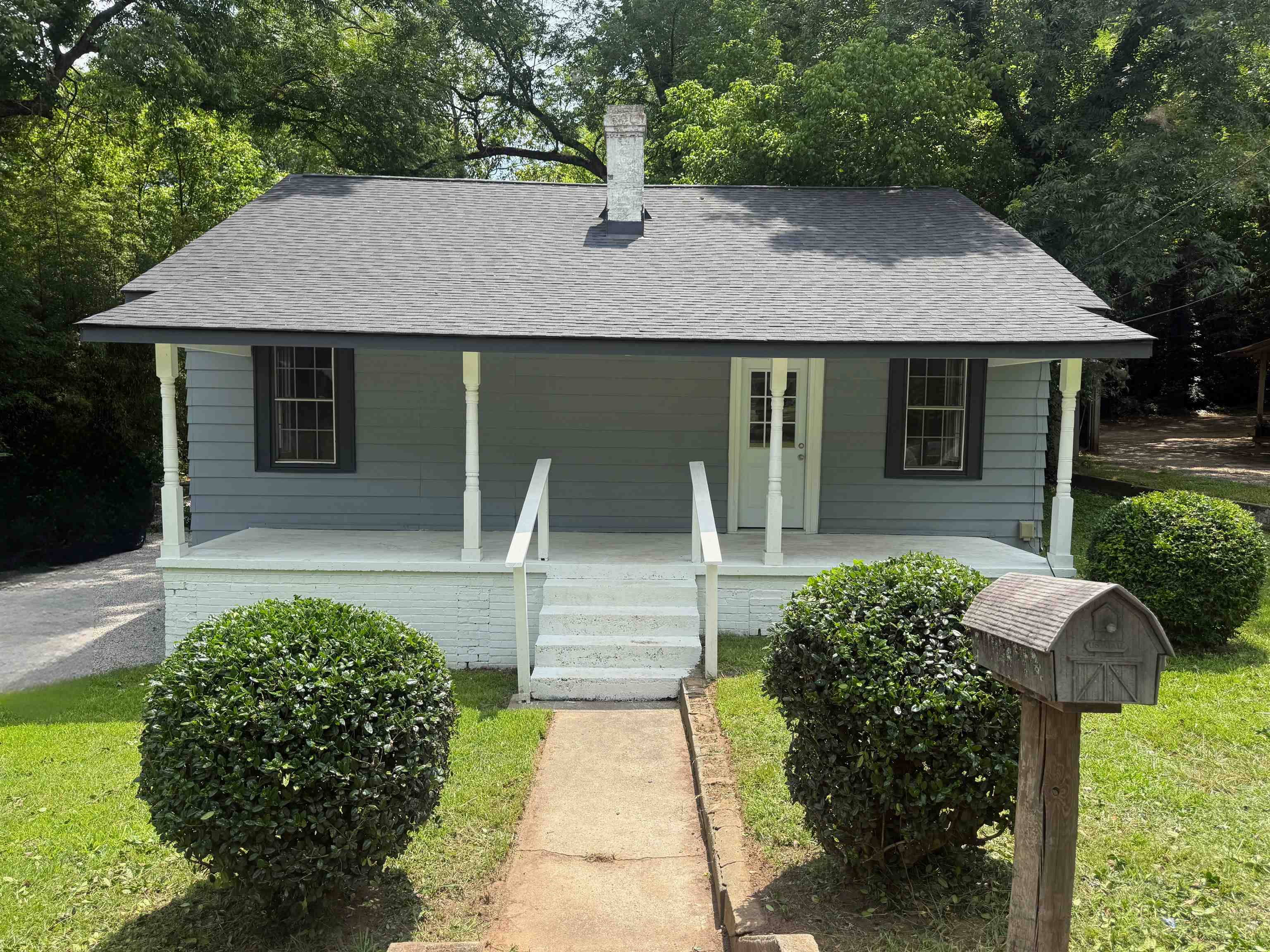 207 N Laurel Avenue Property Photo 1