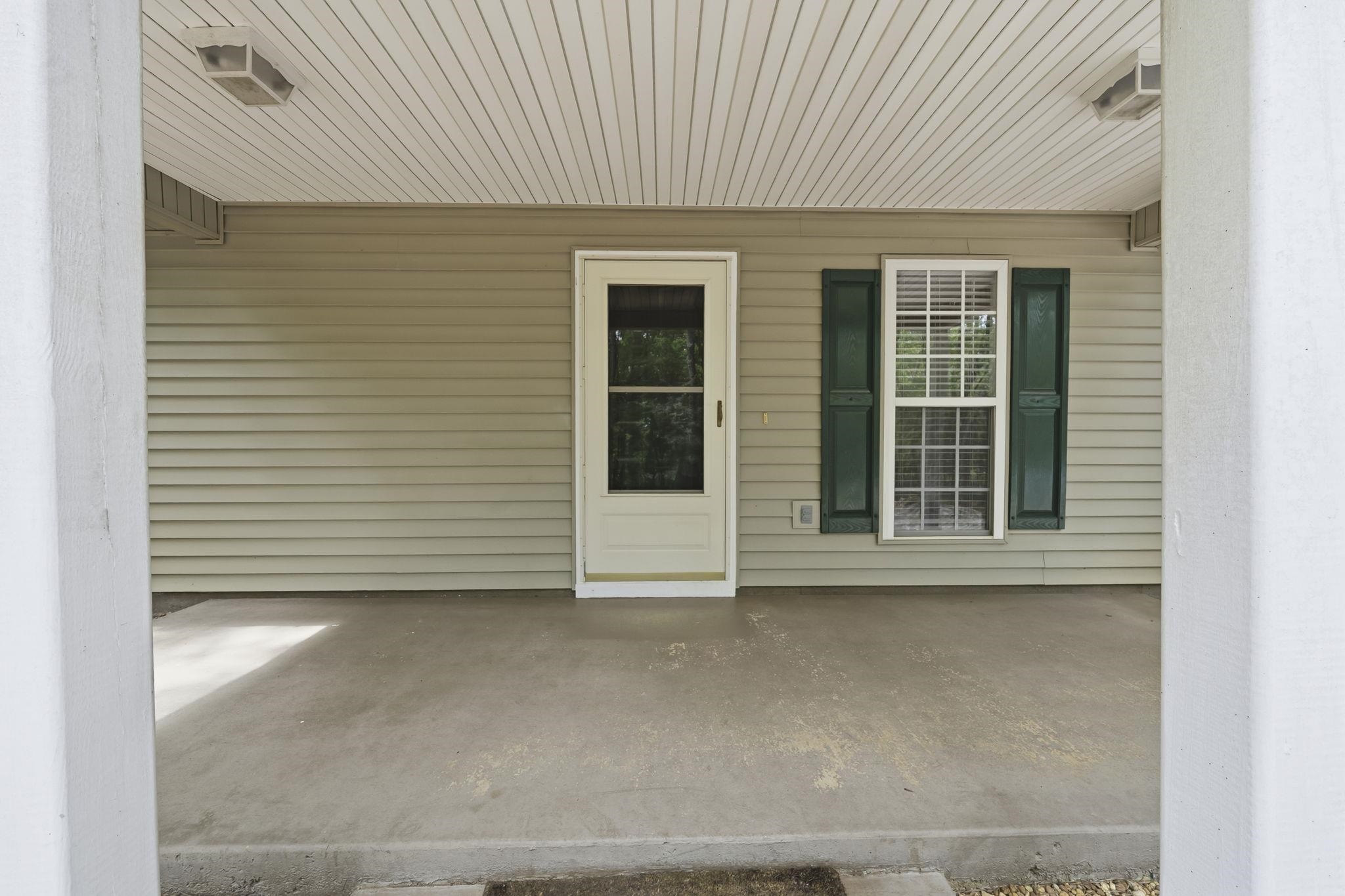 372 East Riverbend Drive Property Photo 5