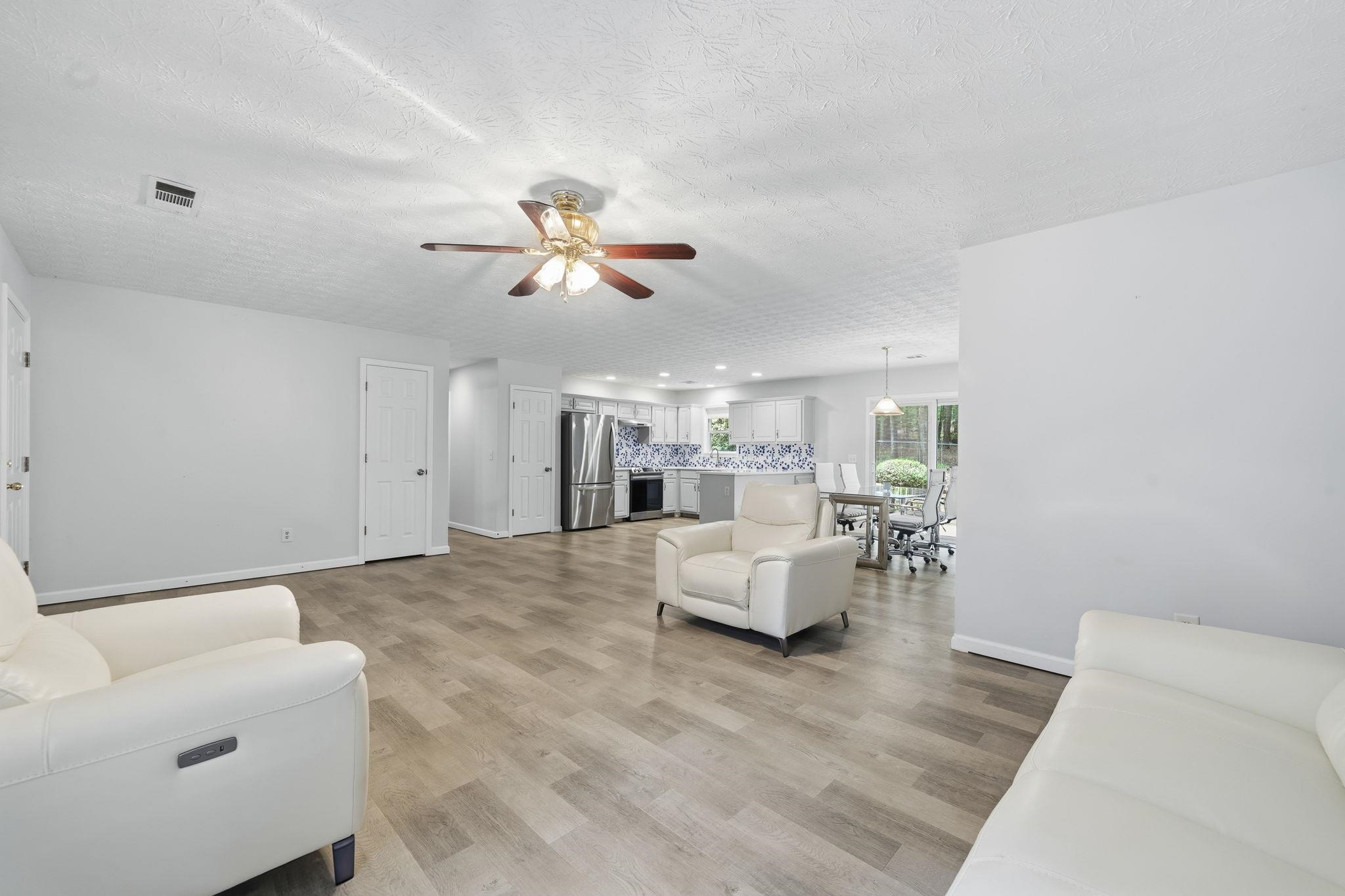 372 East Riverbend Drive Property Photo 10