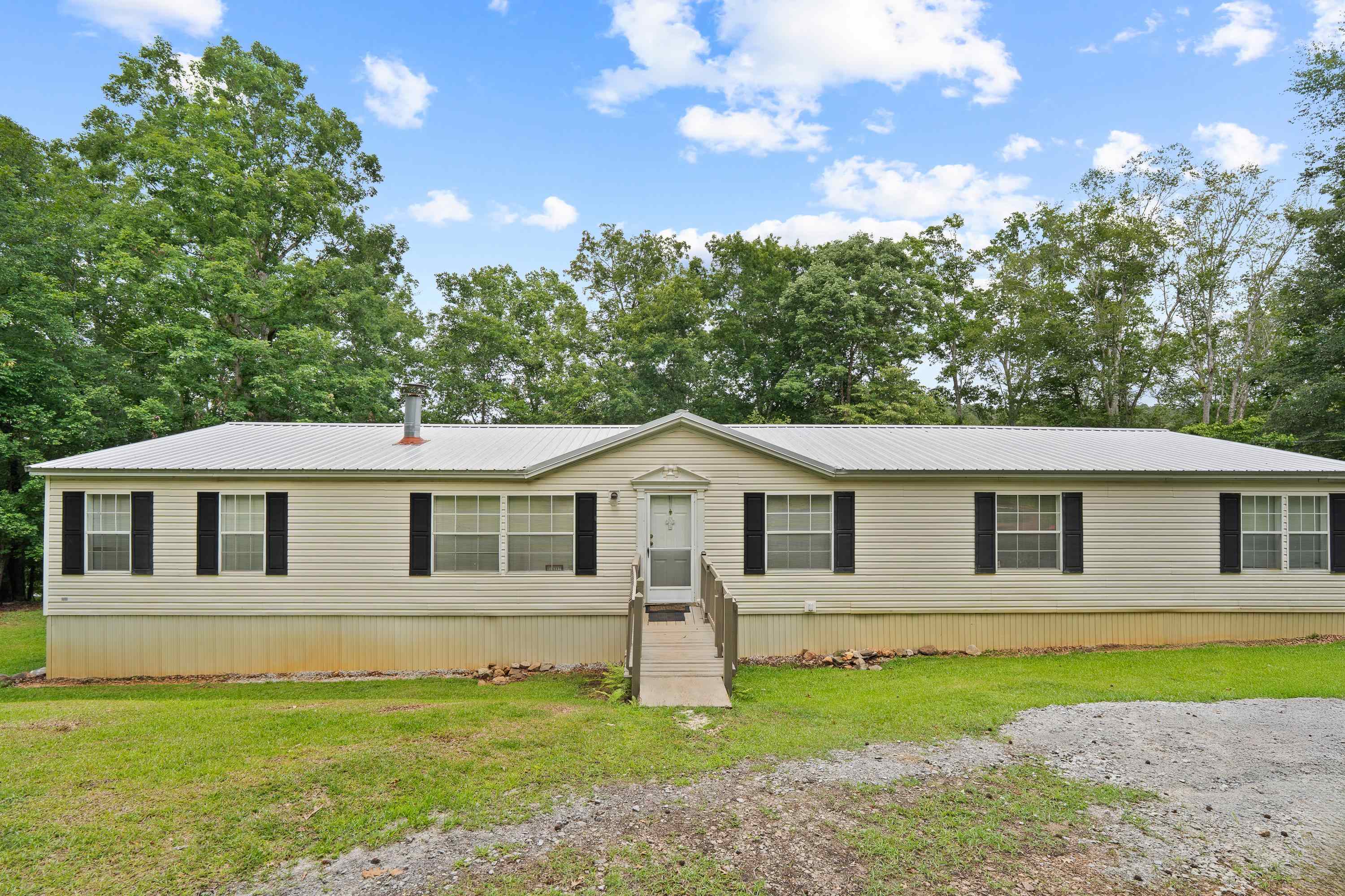 736 Susan Davis Road Property Photo 3