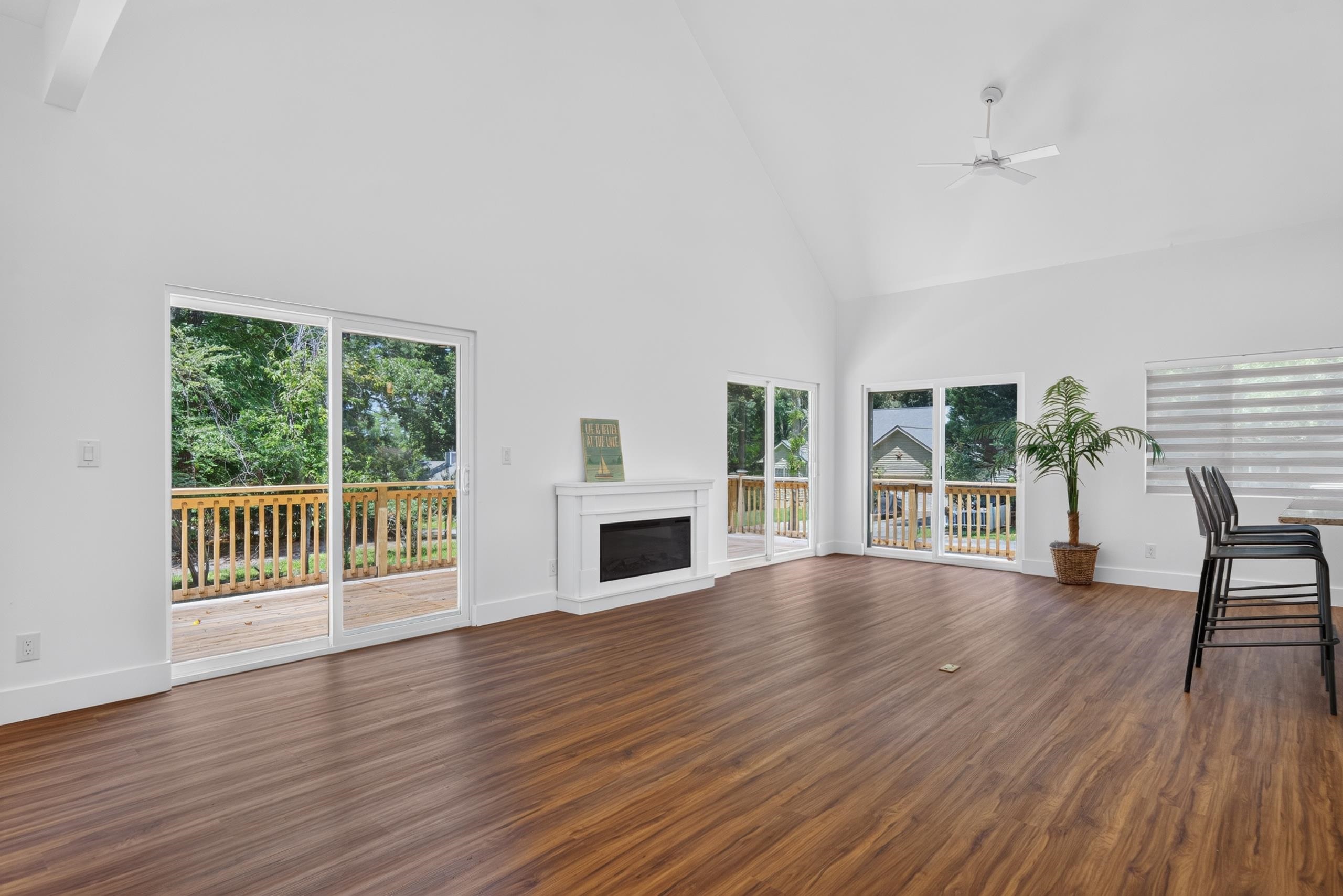 101 Willow Cove Property Photo 17