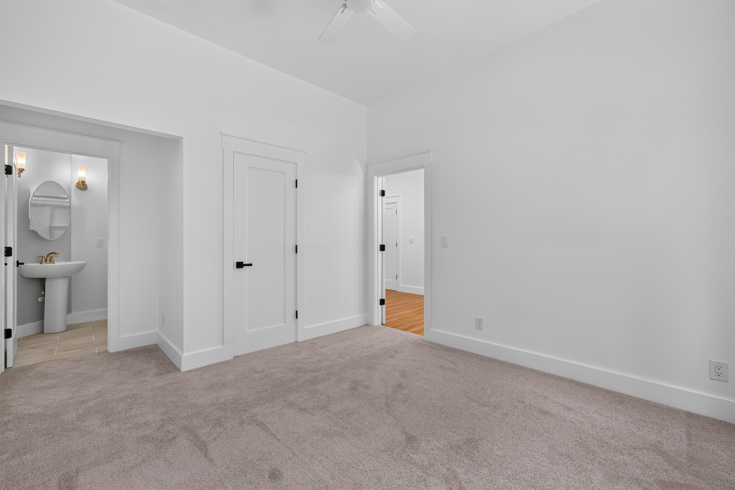 101 Willow Cove Property Photo 42