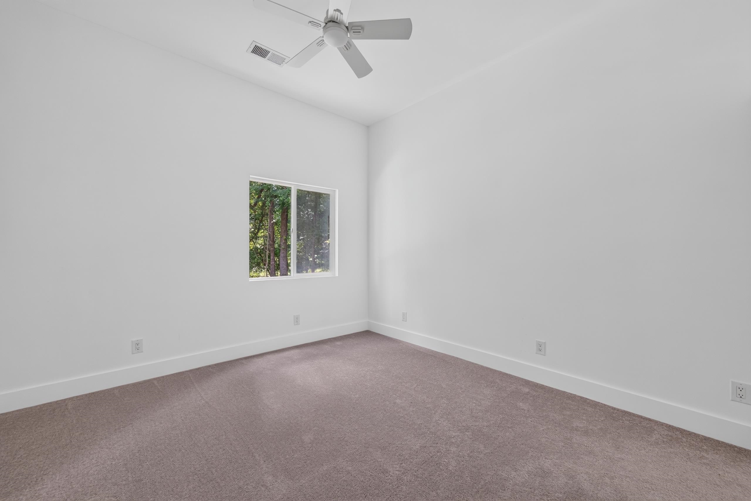 101 Willow Cove Property Photo 44