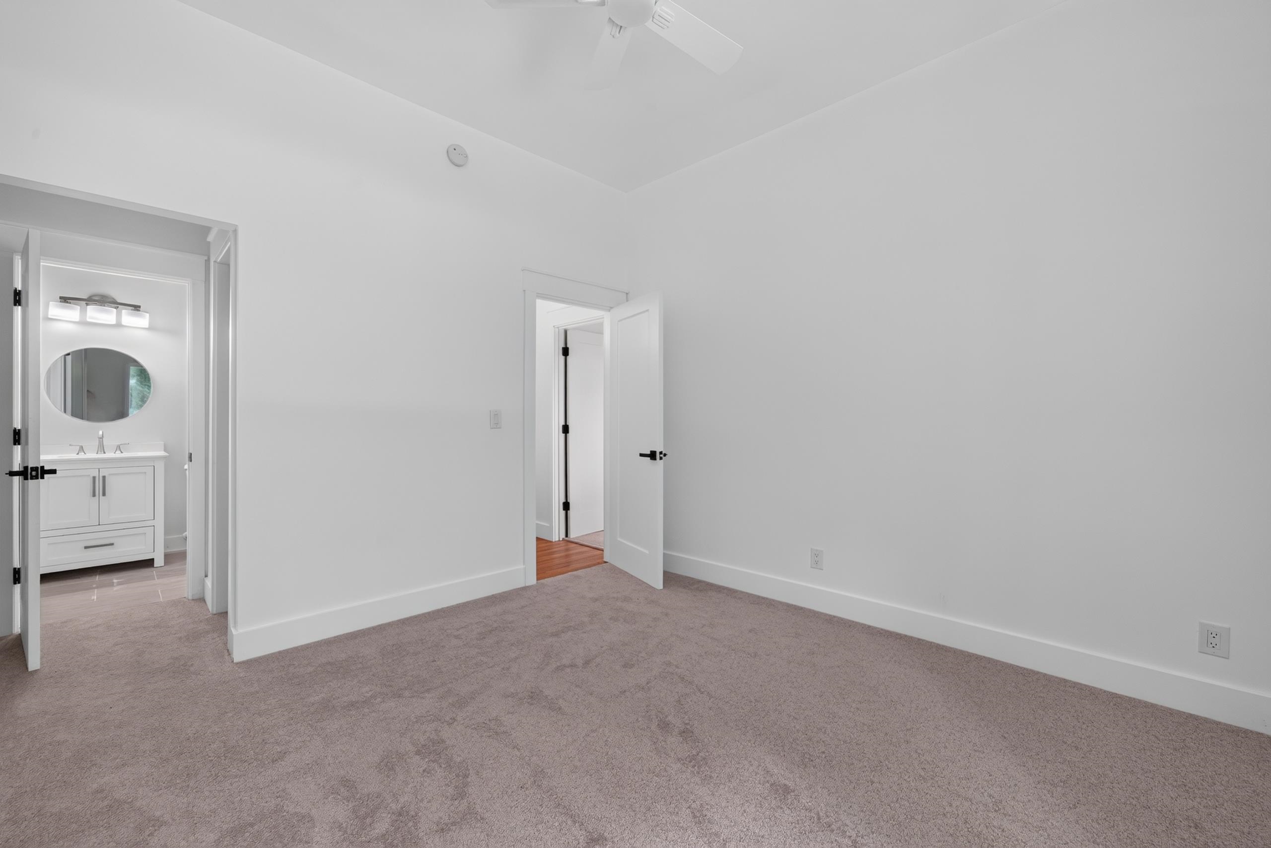 101 Willow Cove Property Photo 45