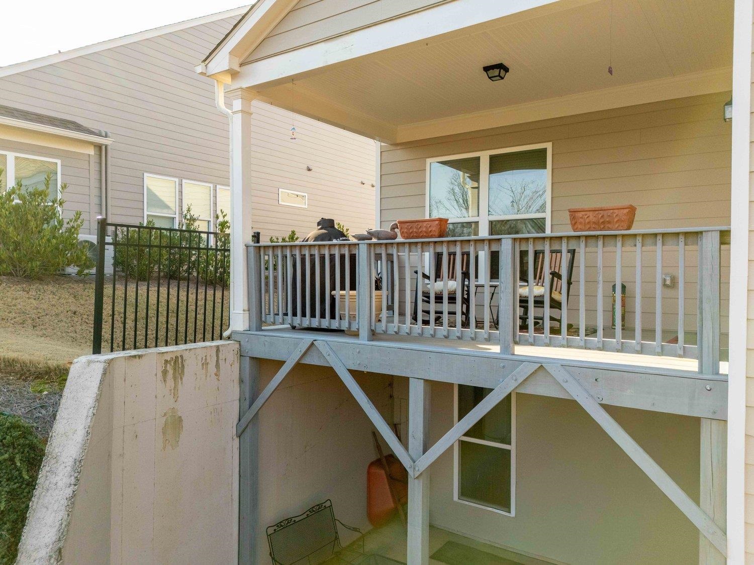 1031 Peachbelt St Property Photo 12